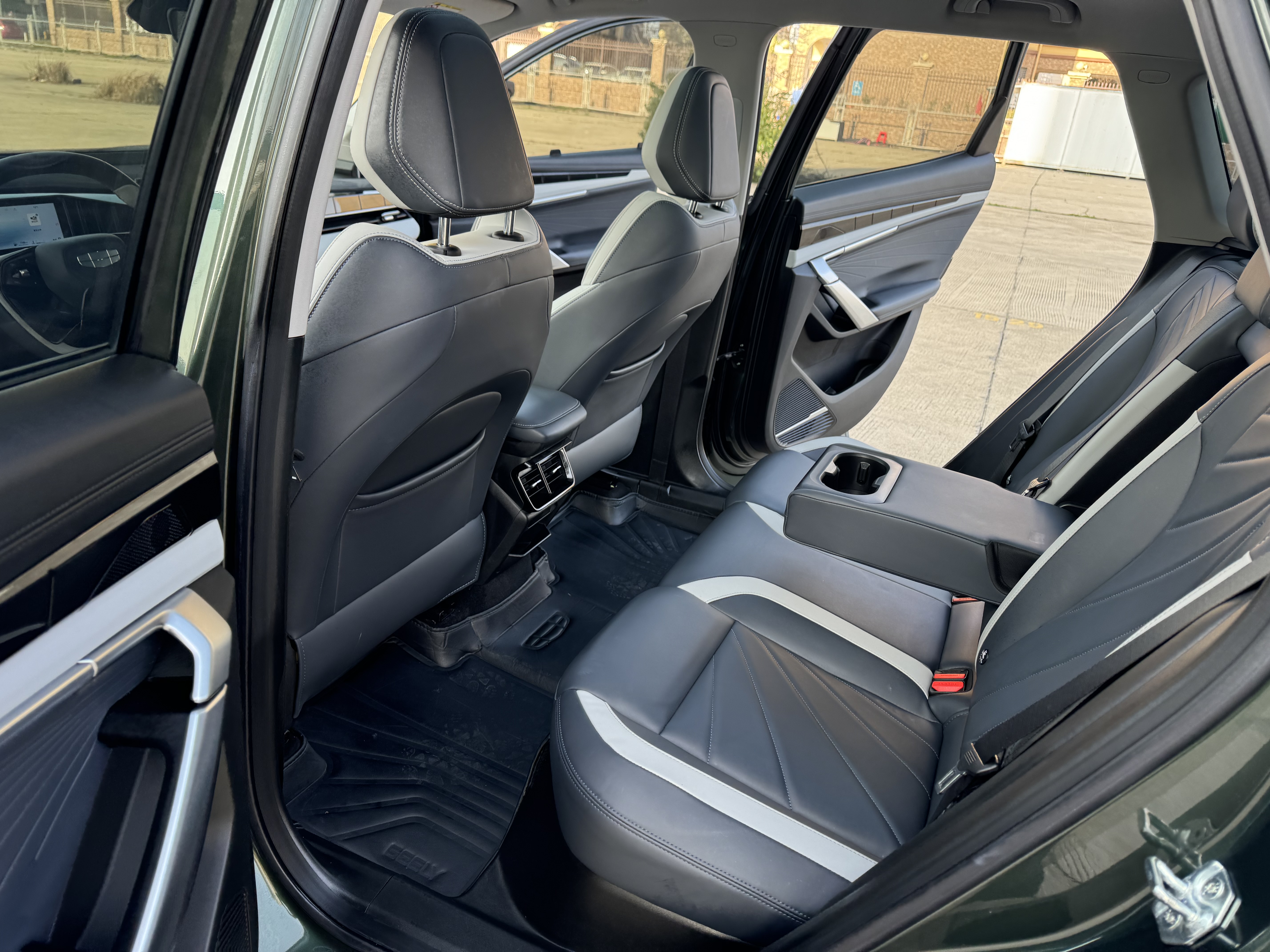 GEELY Boyue L 2024 car image #18