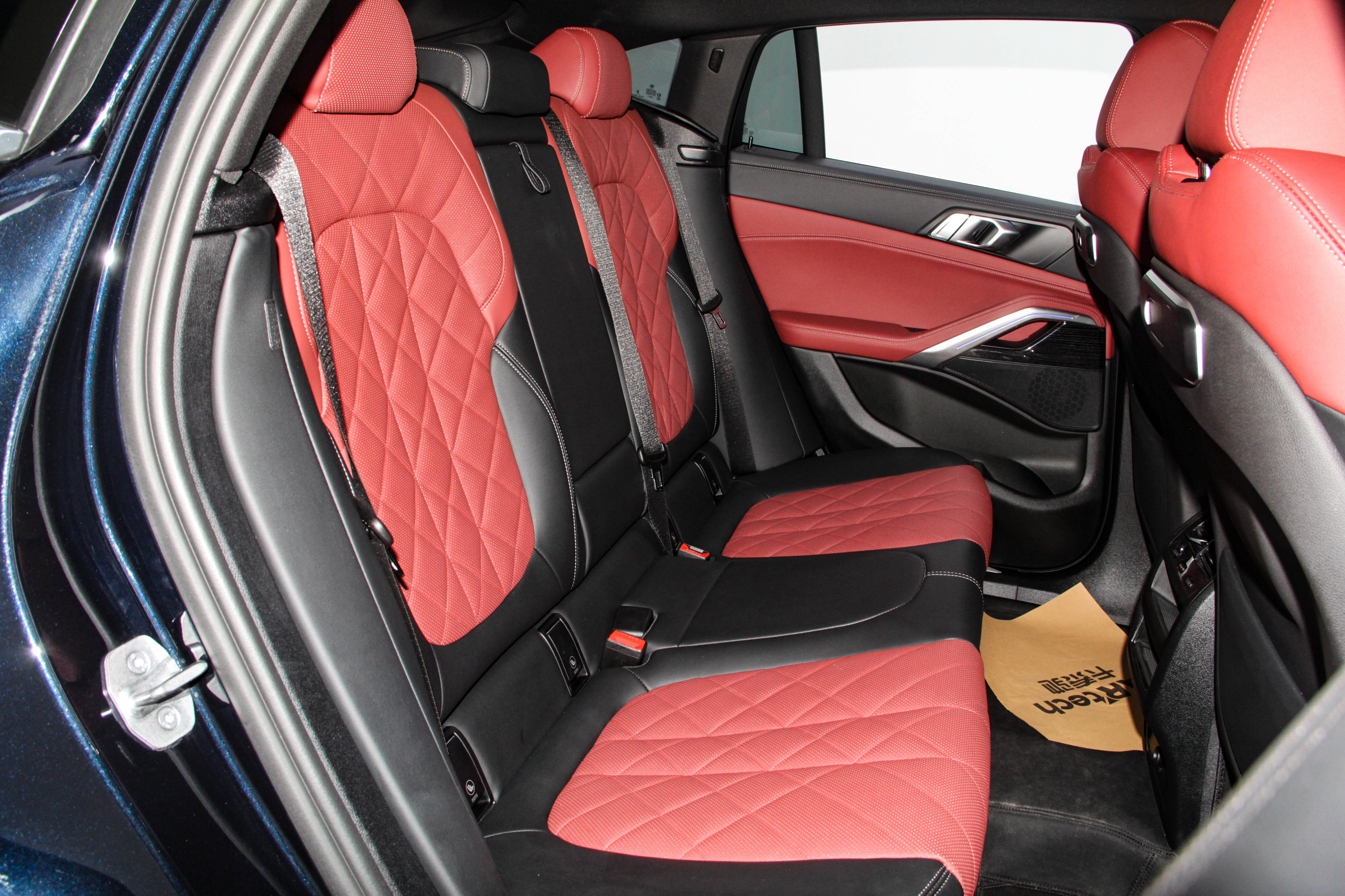 BMW X6 2023 car image #18