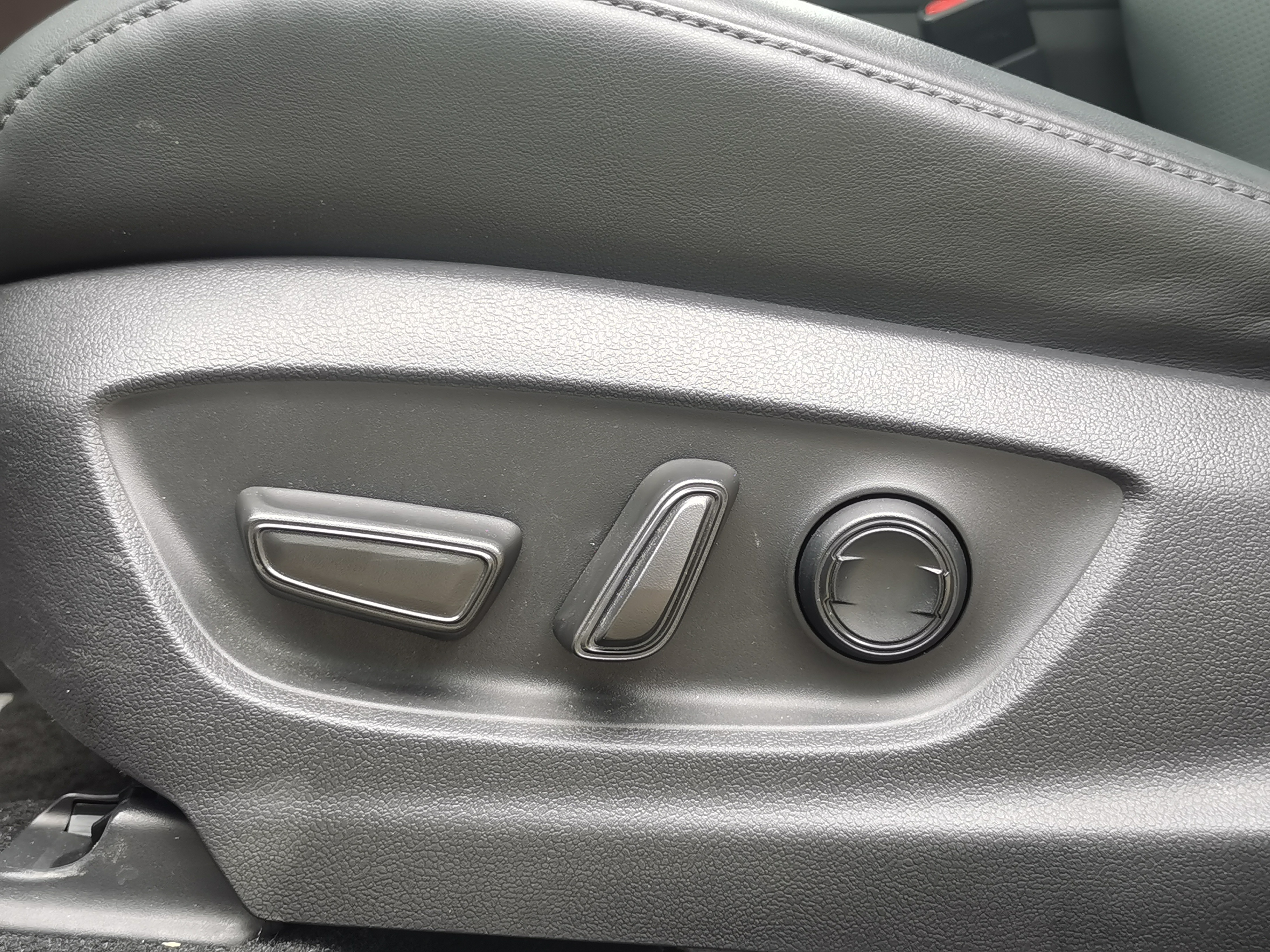 Toyota Crown 2023 car image #18