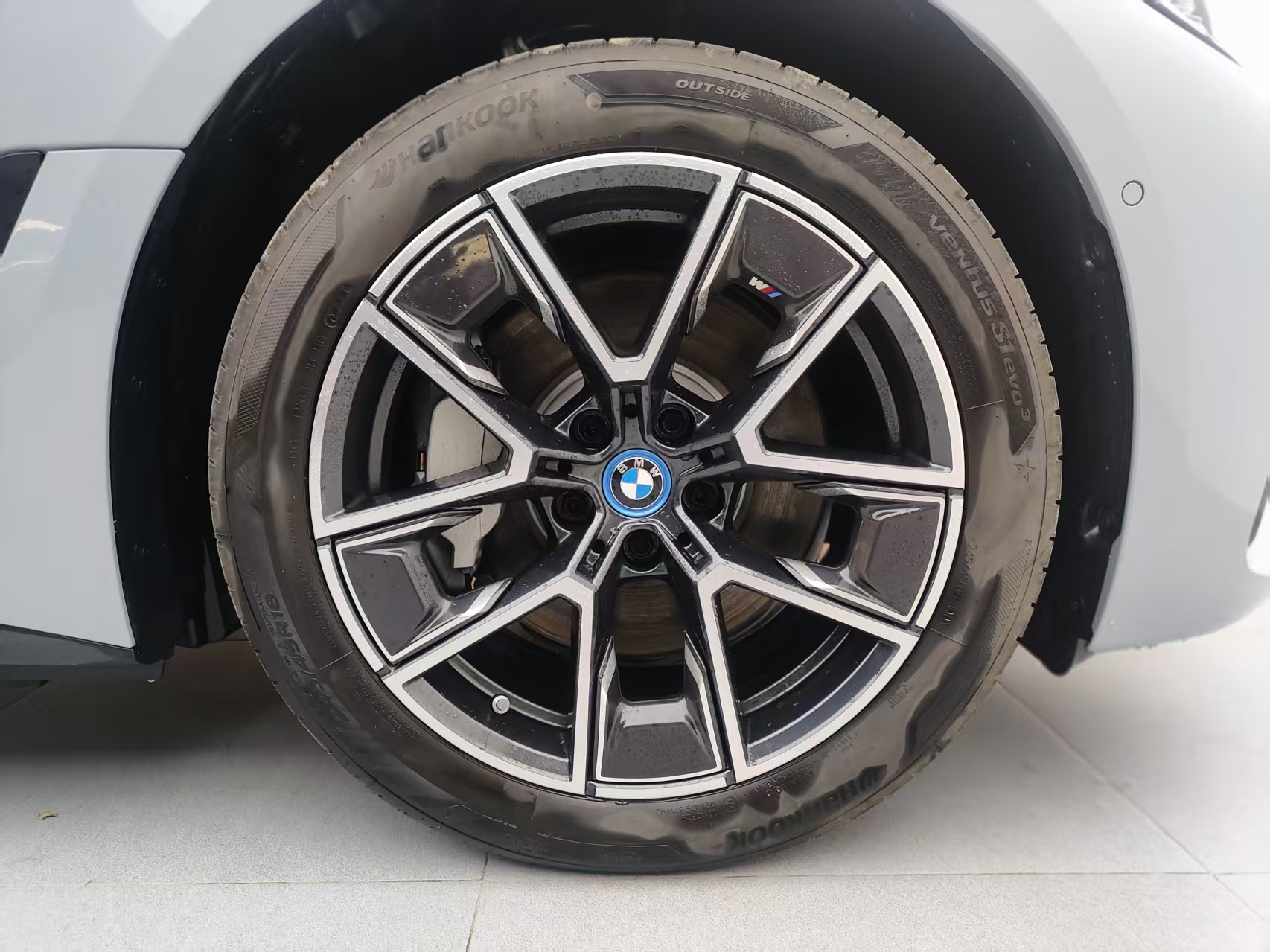 BMW i4 2025 #18 BMW i4 2025 car image #18