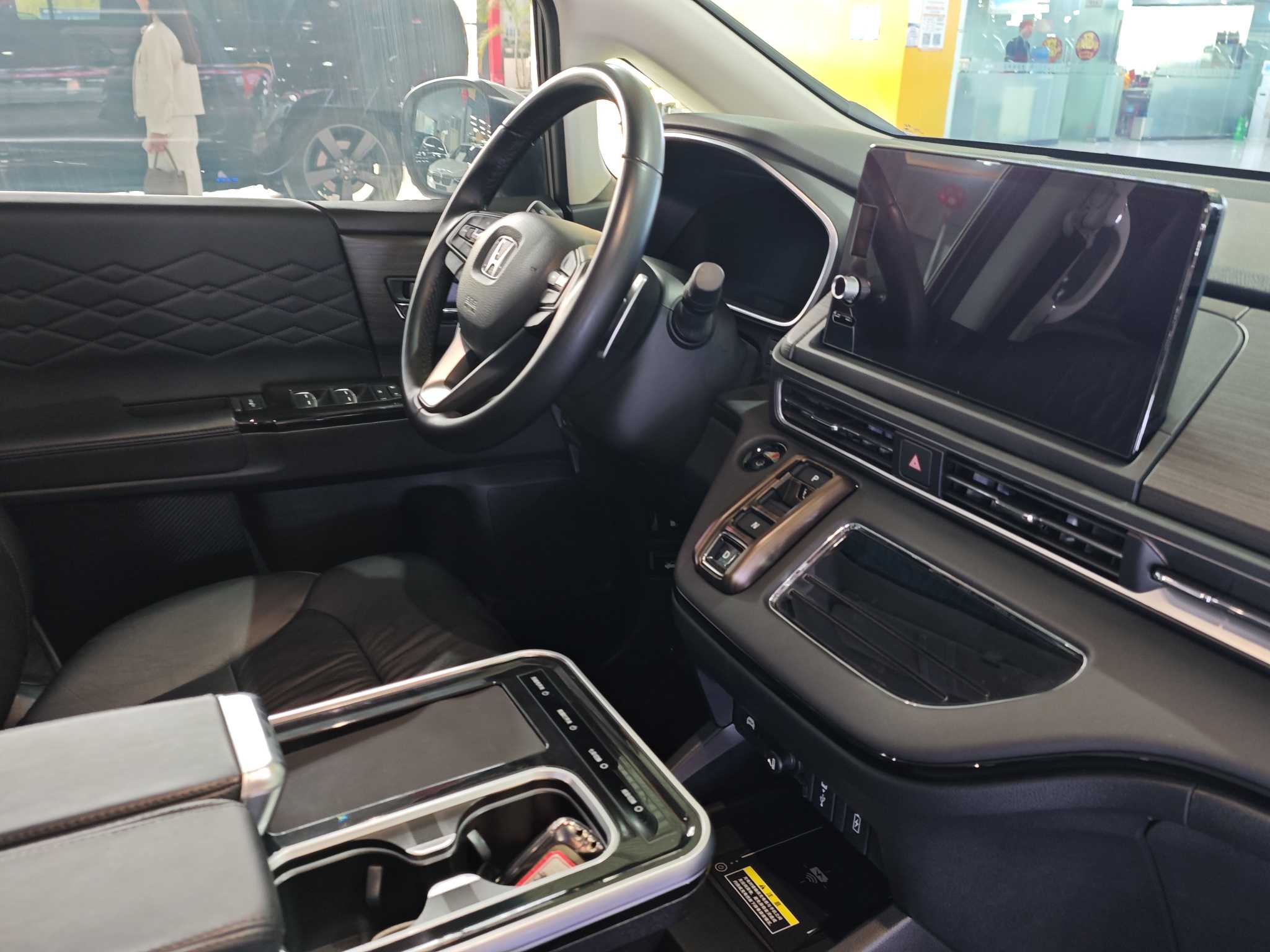 Honda Elysion 2024 car image #18