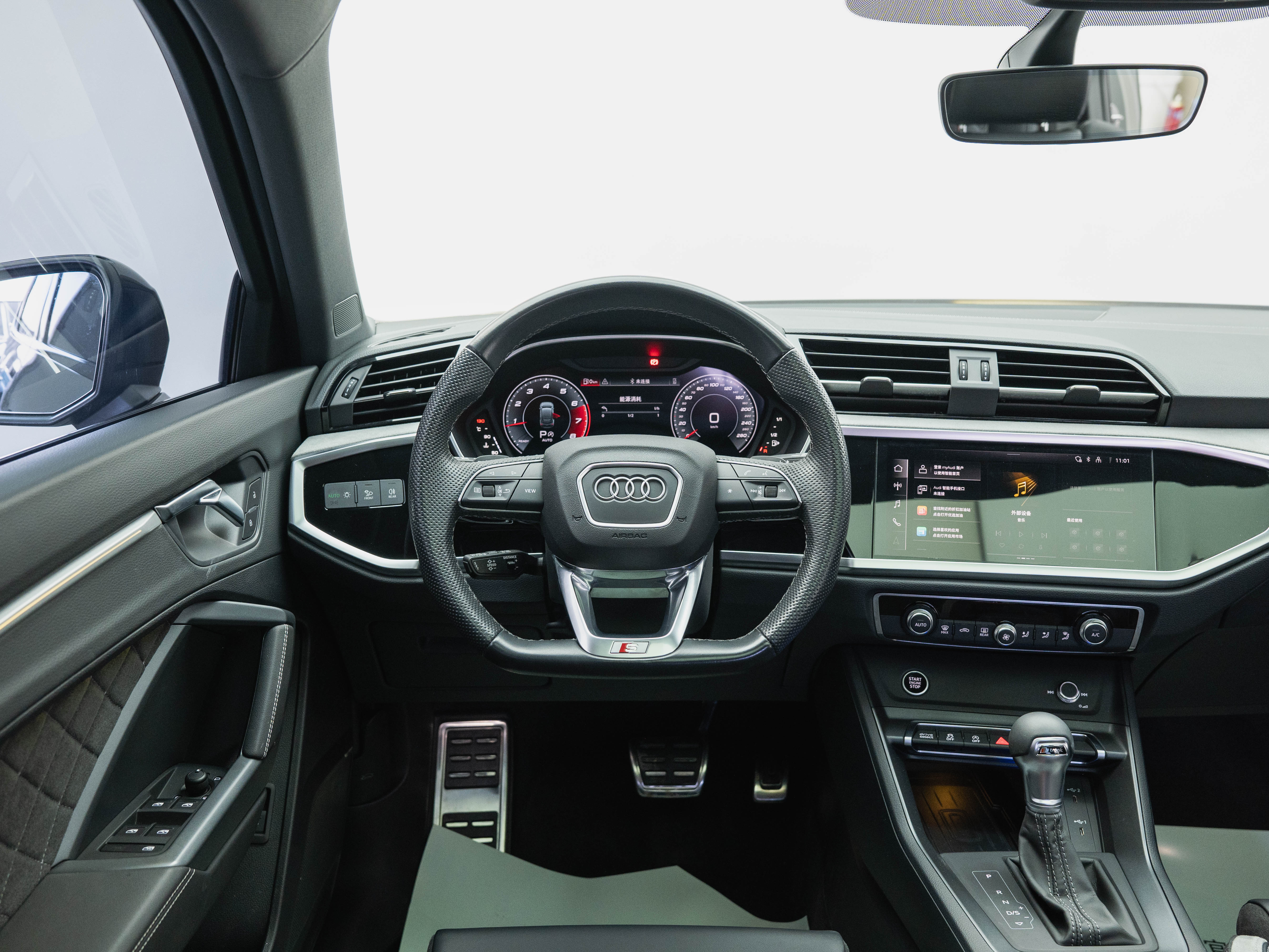 Audi Q3 Sportback 2024 #18 Audi Q3 Sportback 2024 car image #18