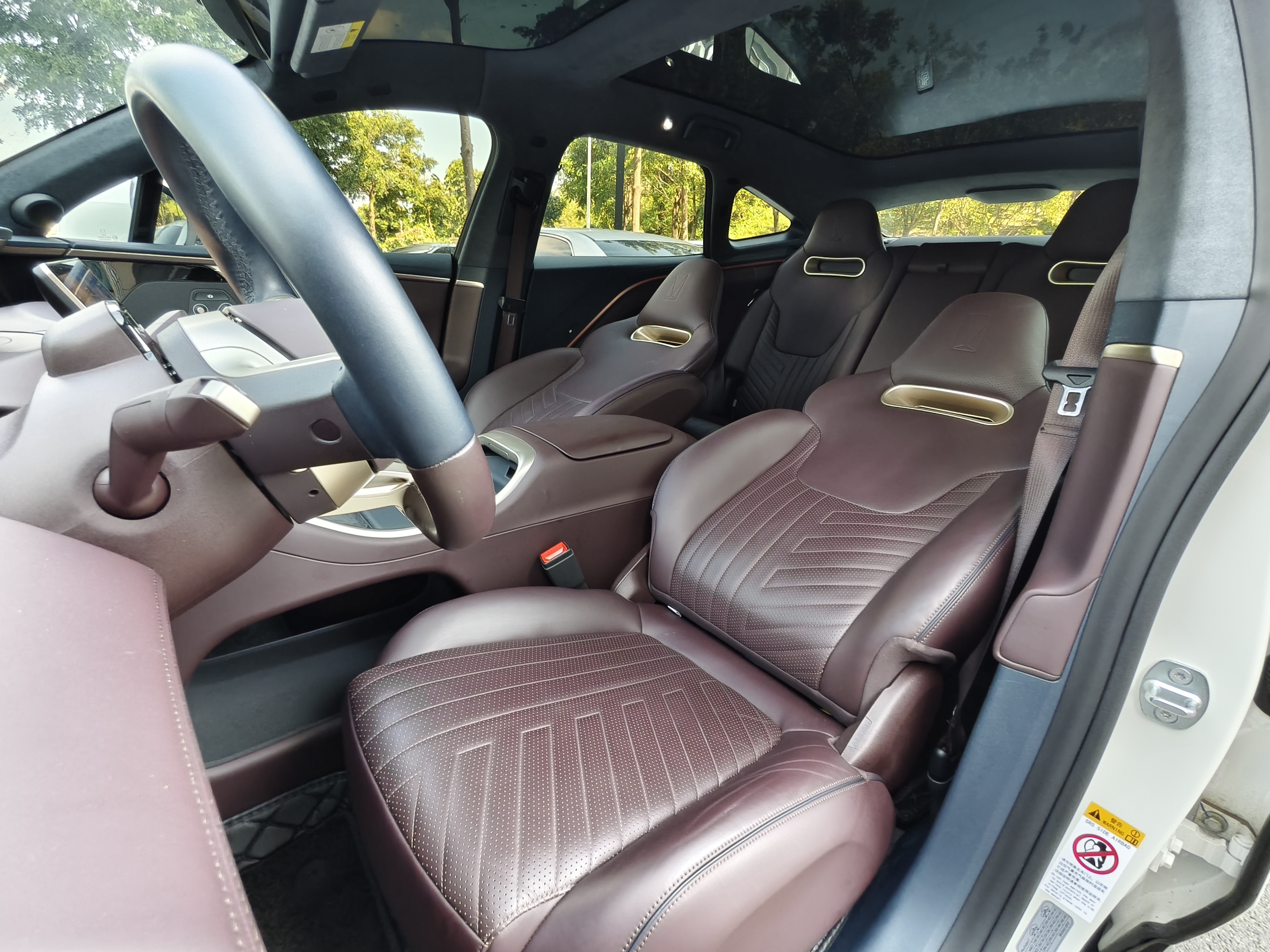 Avatr 11 2024 car image #18