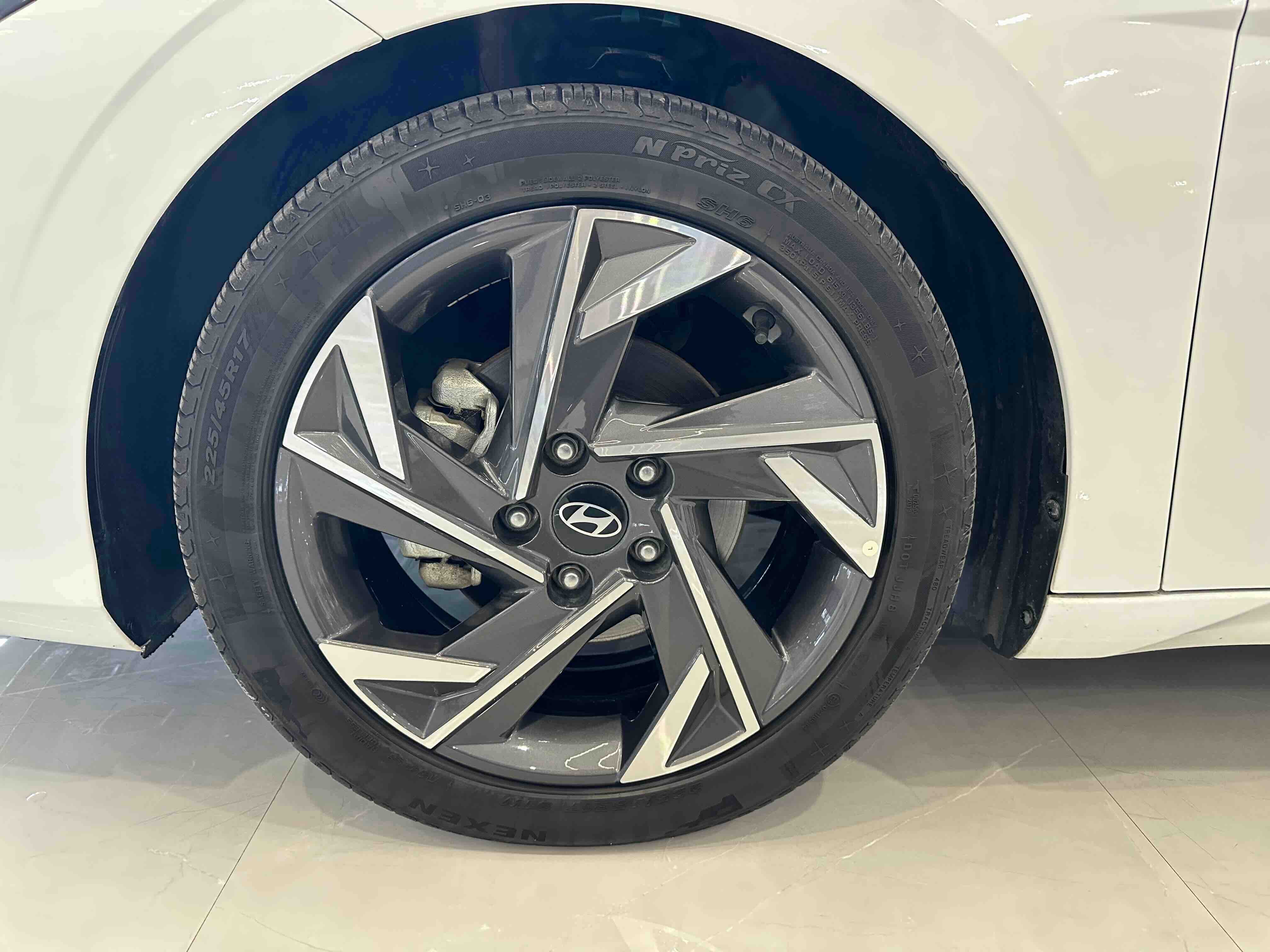 Hyundai Elantra 2023 car image #18
