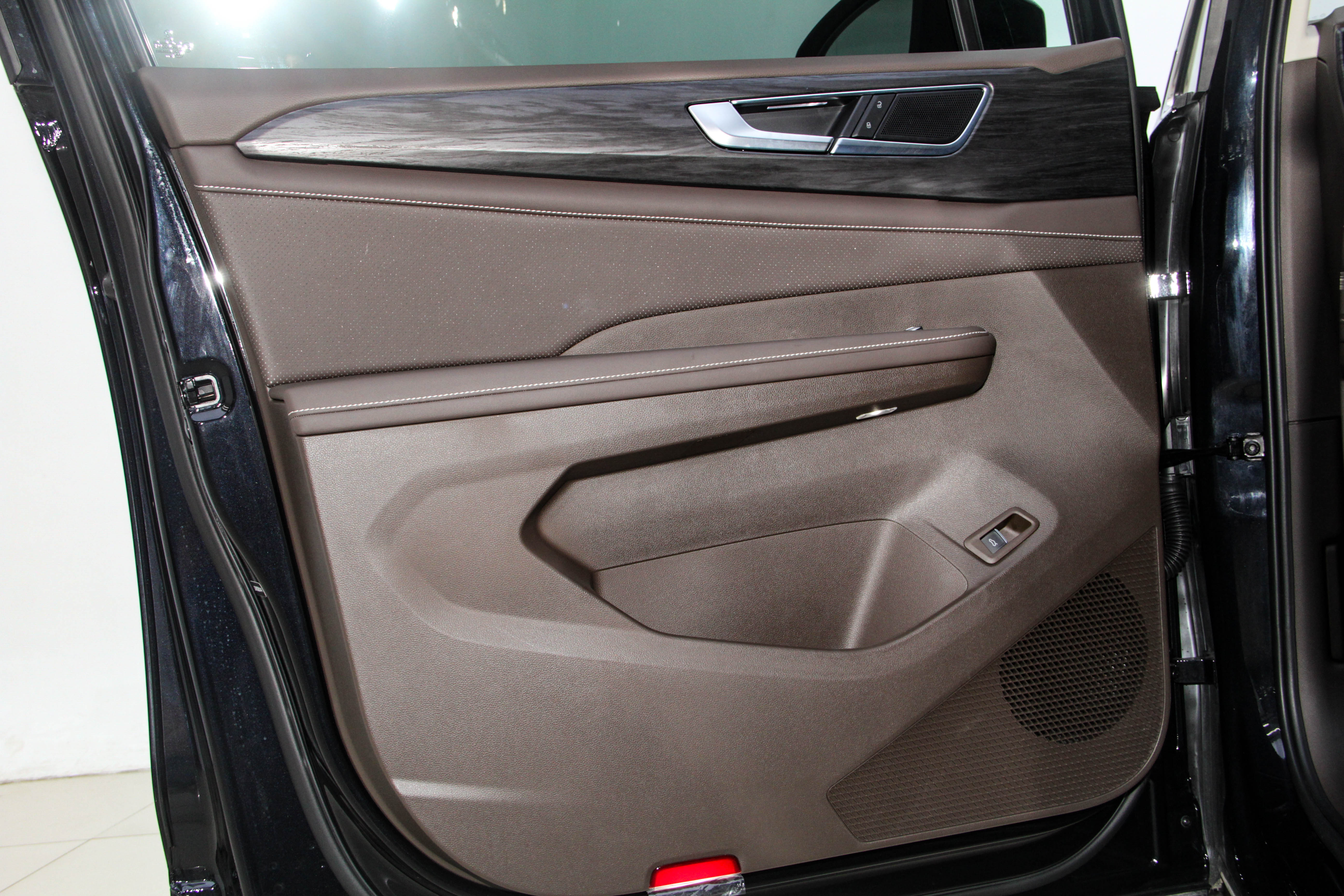 Volkswagen Viloran 2025 car image #18