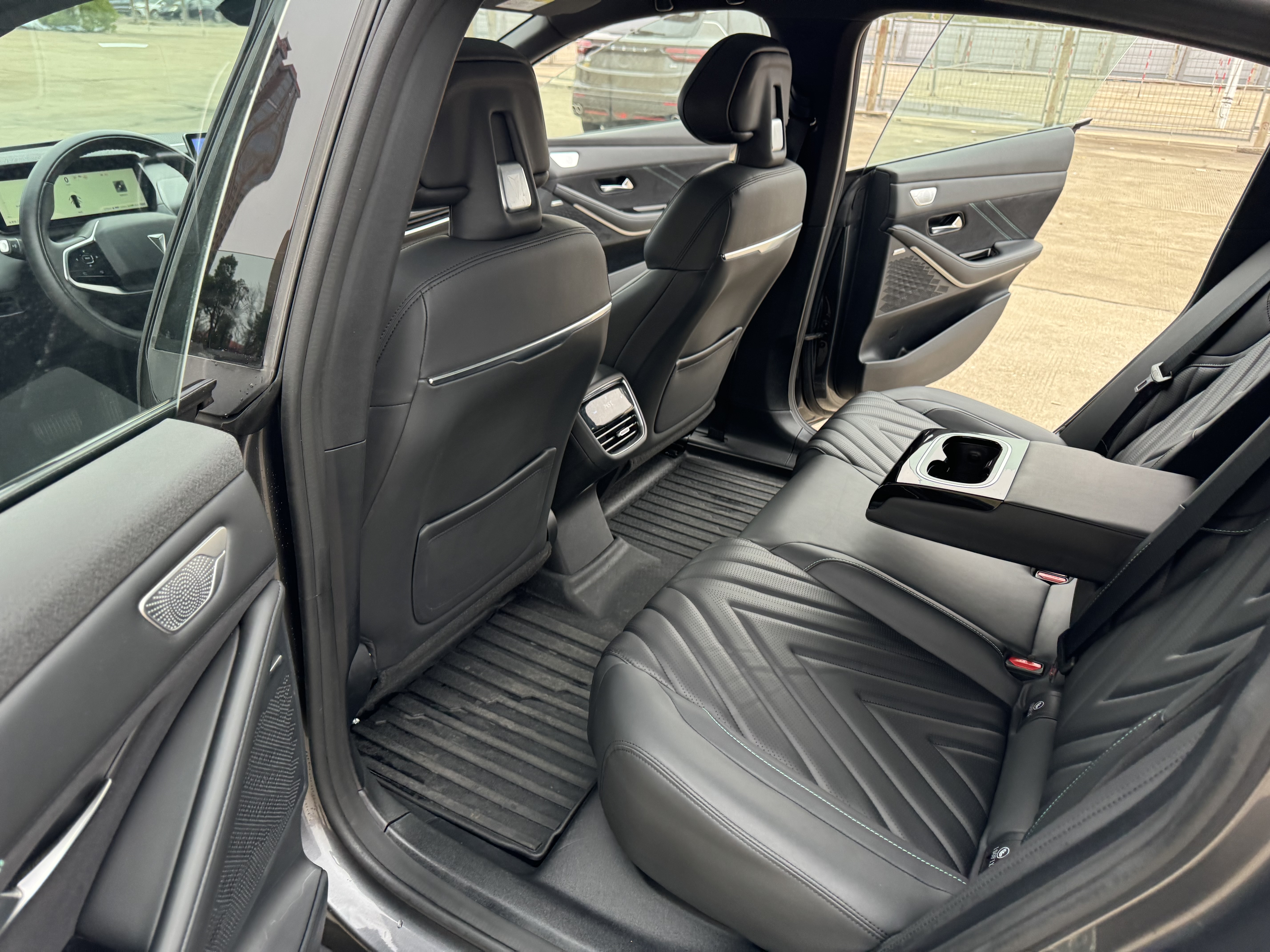 Deepal SL03 2023 car image #18