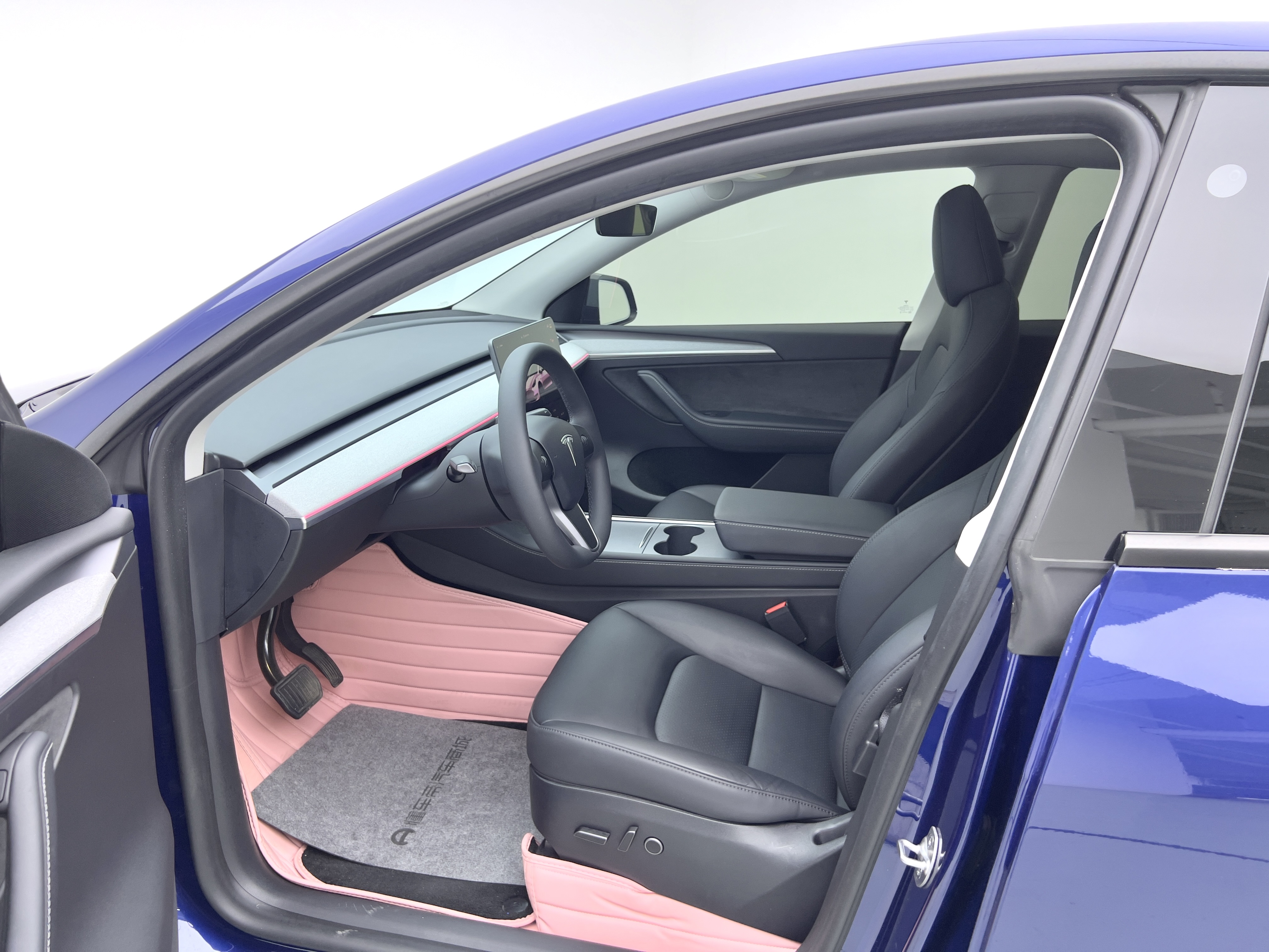 Tesla Model Y 2023 #18 Tesla Model Y 2023 car image #18
