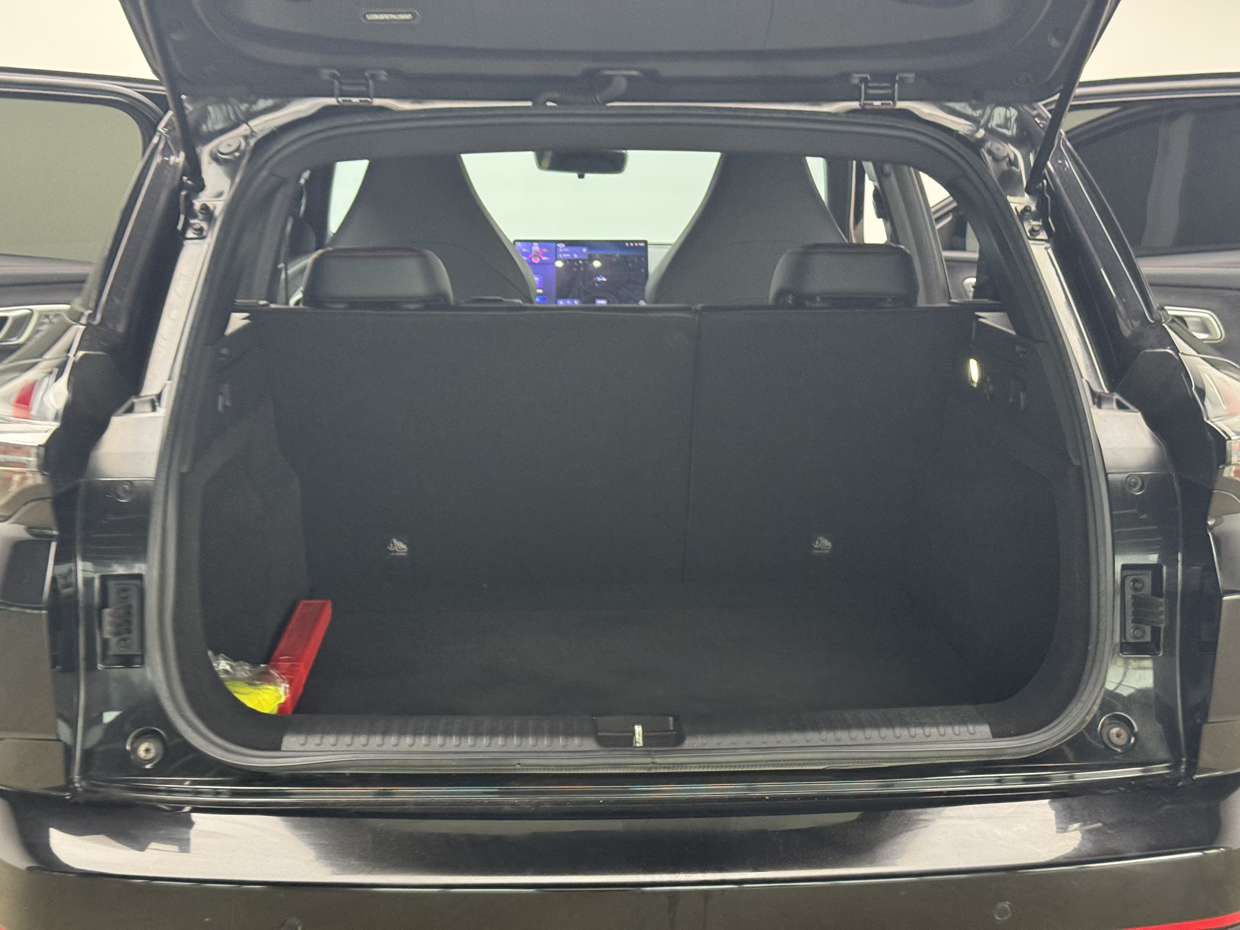 哪吒汽车 哪吒X 2023 汽车图片 #18