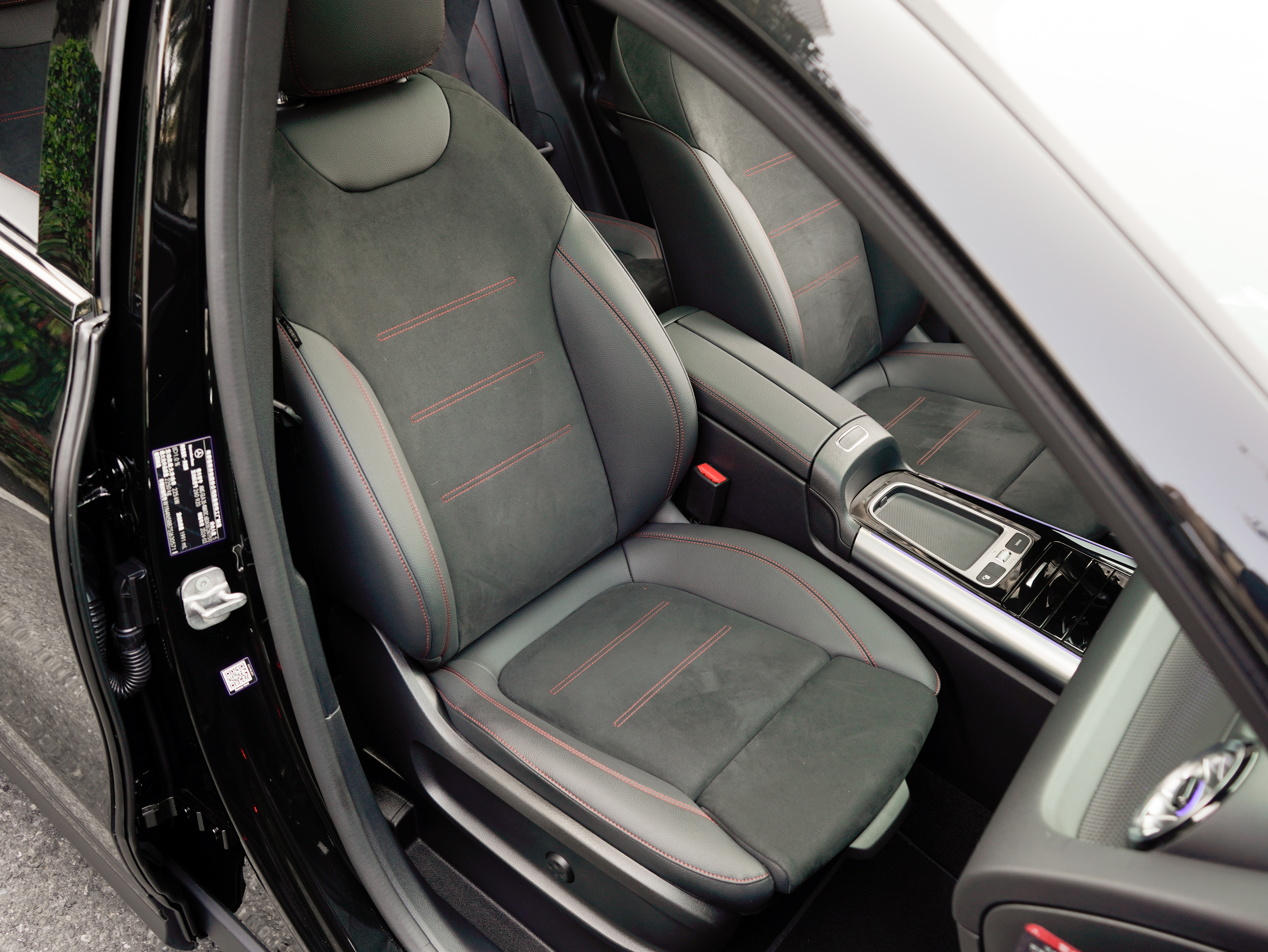 Mercedes-Benz GLA AMG 2024 car image #18