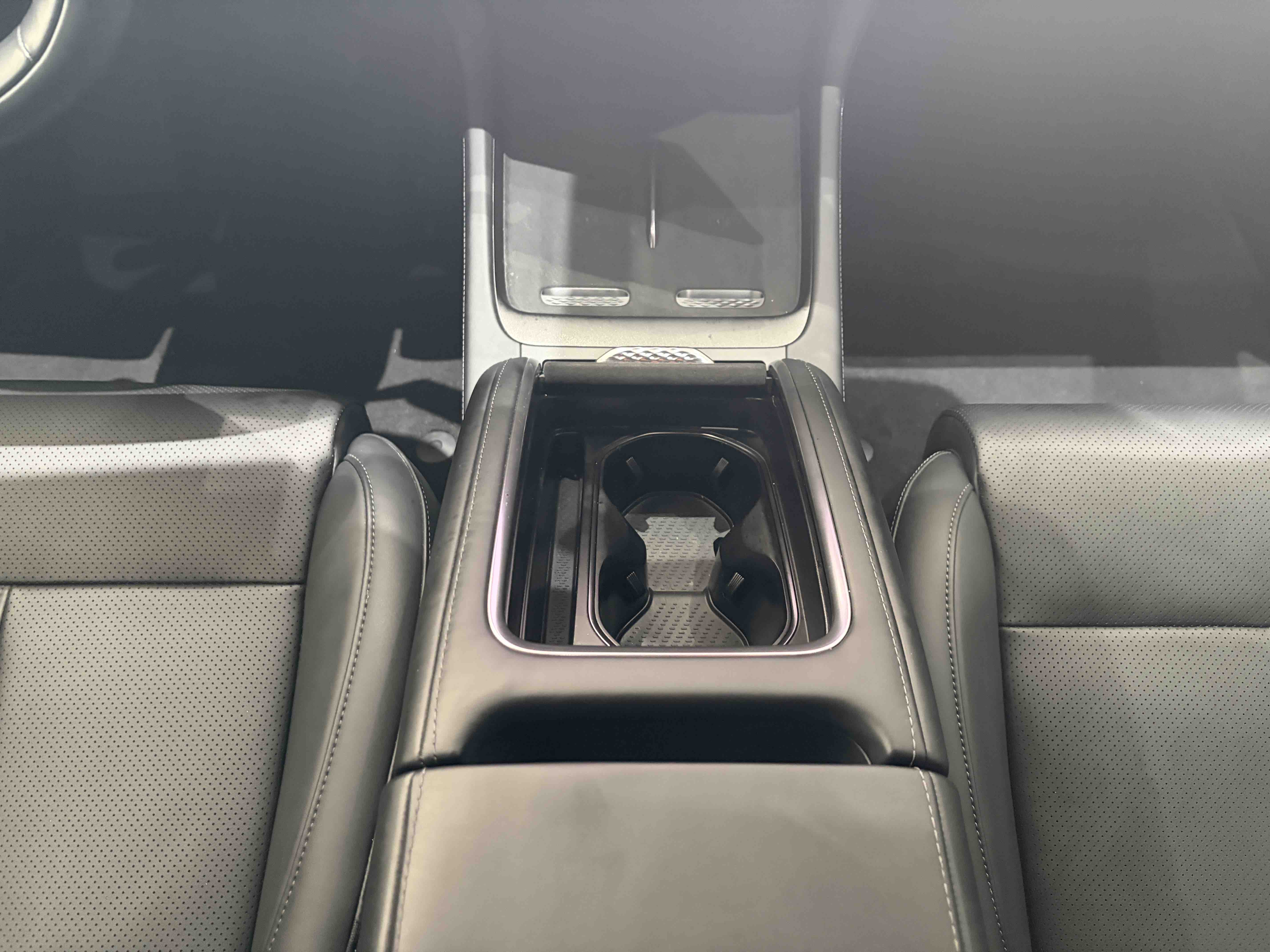 极氪 极氪007 2024 汽车图片 #18