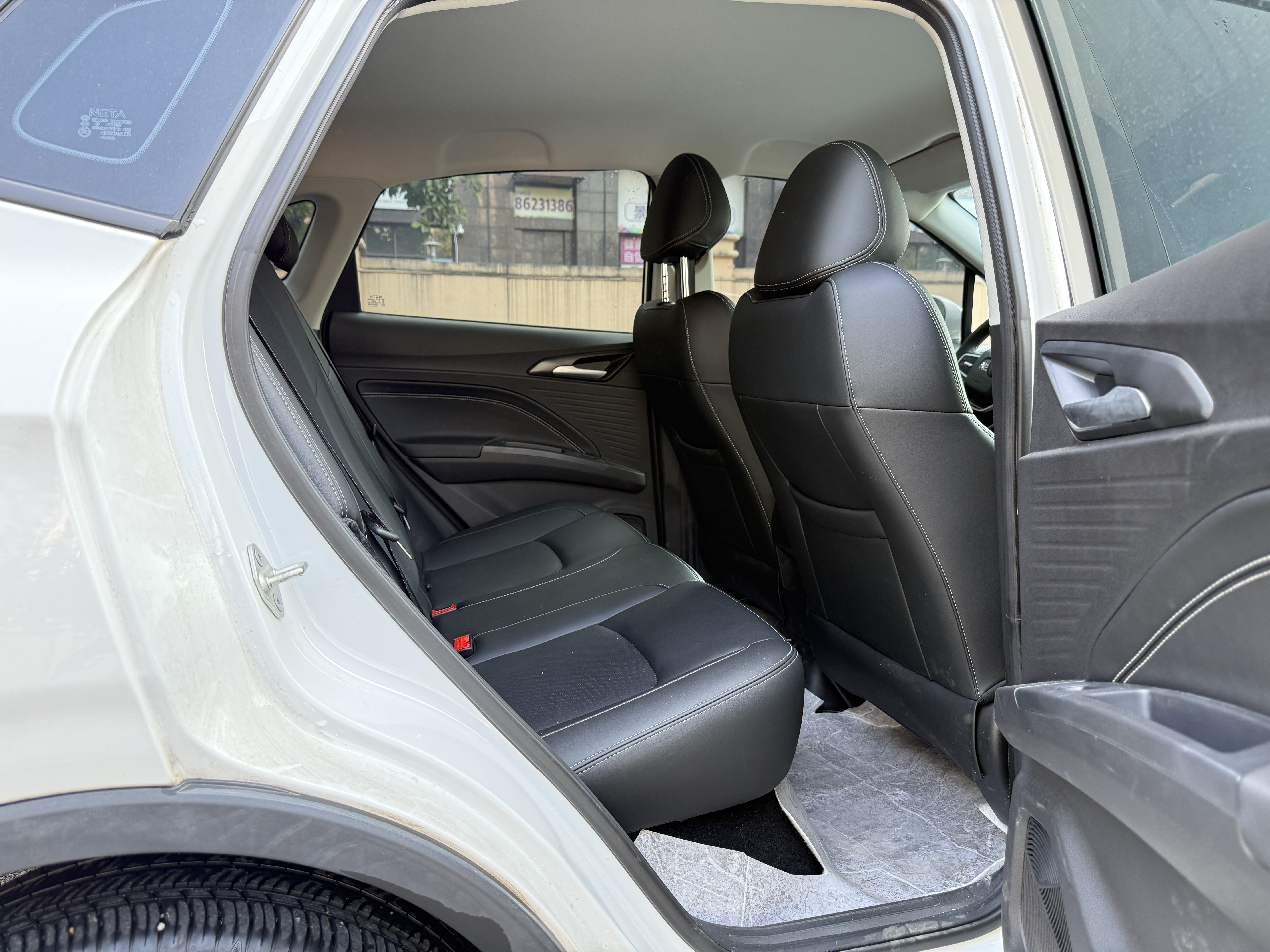 哪吒汽车 哪吒AYA 2023 汽车图片 #18