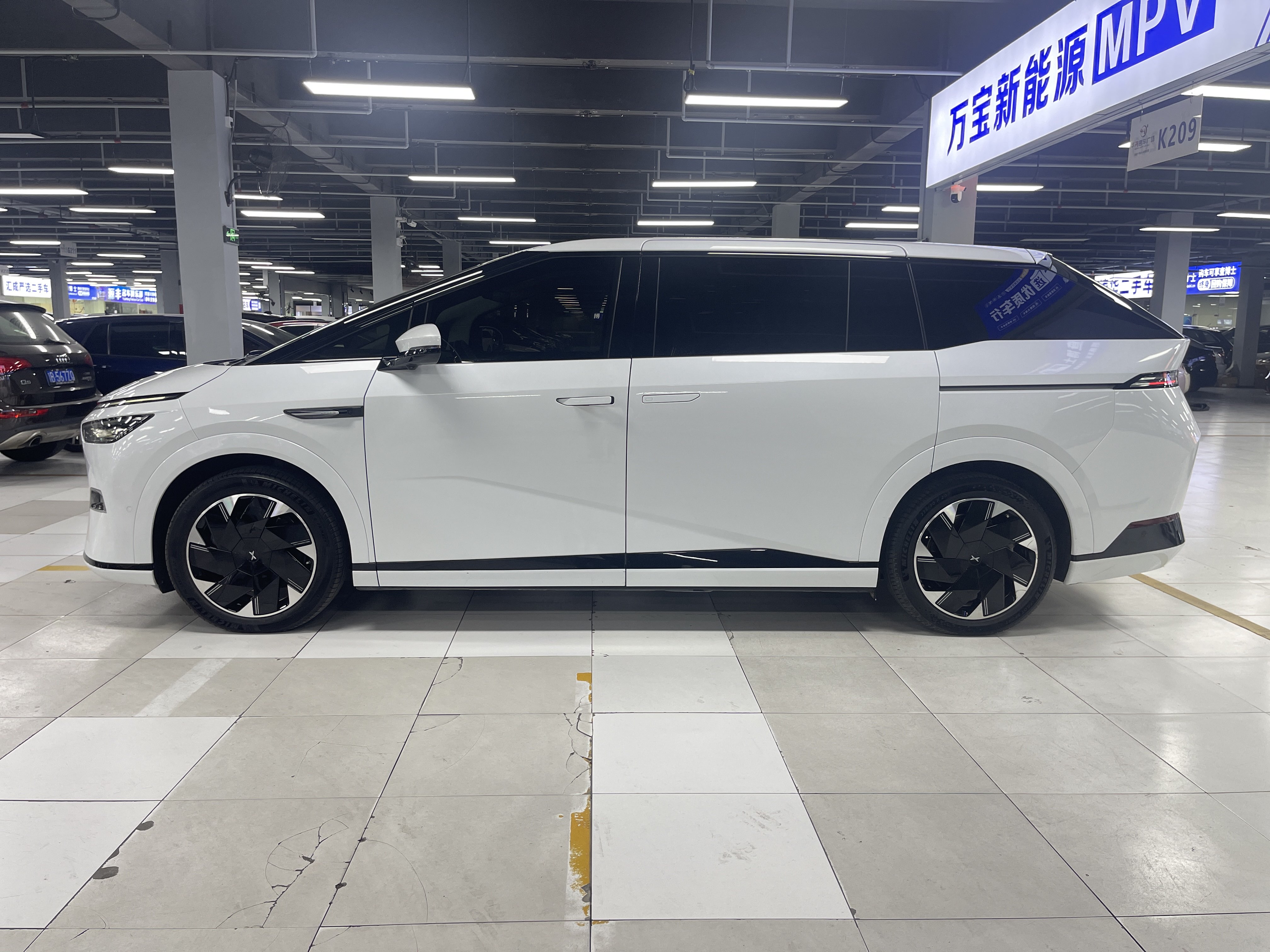 Xpeng X9 2024 #18 Xpeng X9 2024 immagine di auto #18