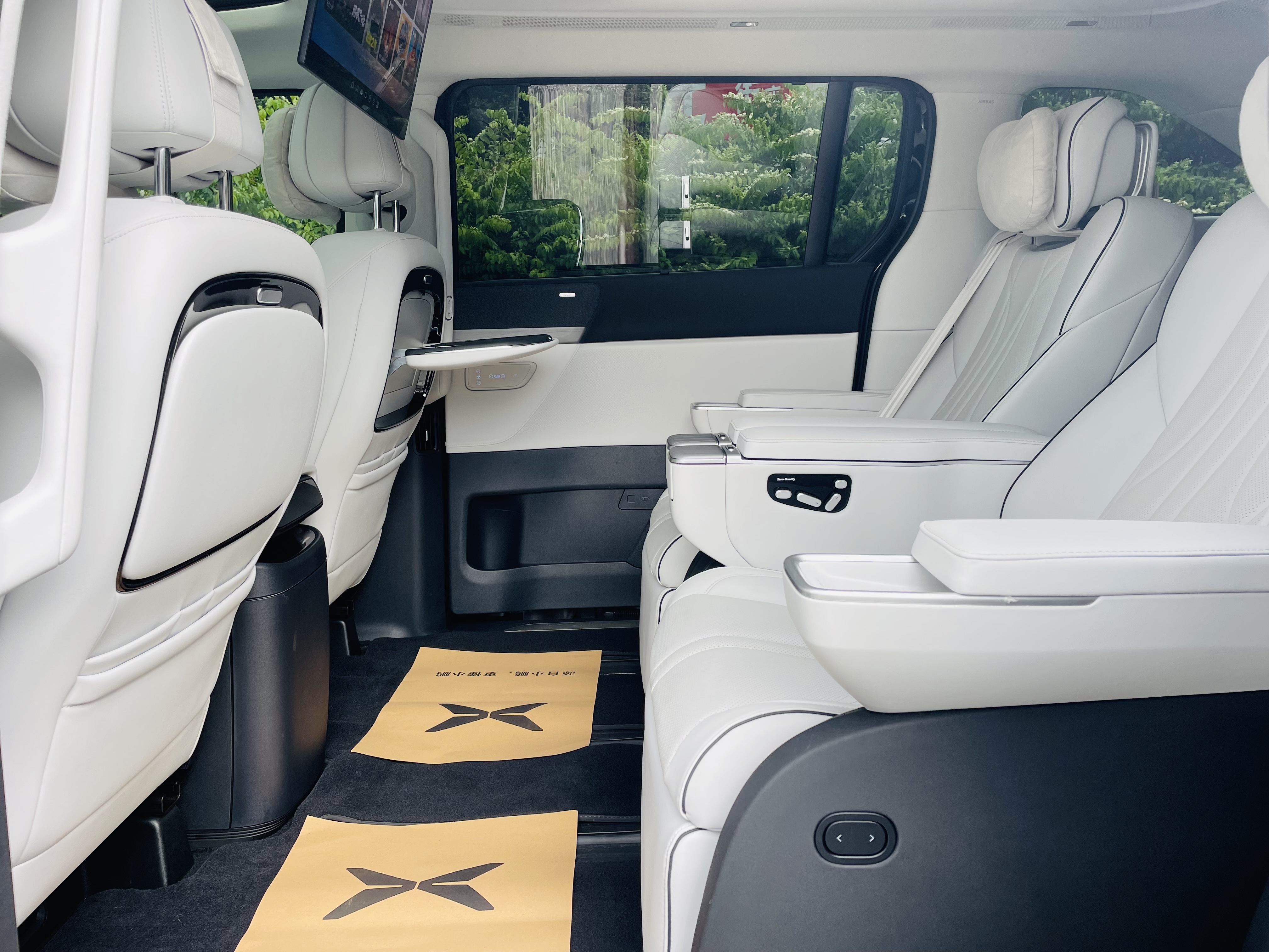 小鹏 小鹏X9 2025 汽车图片 #18