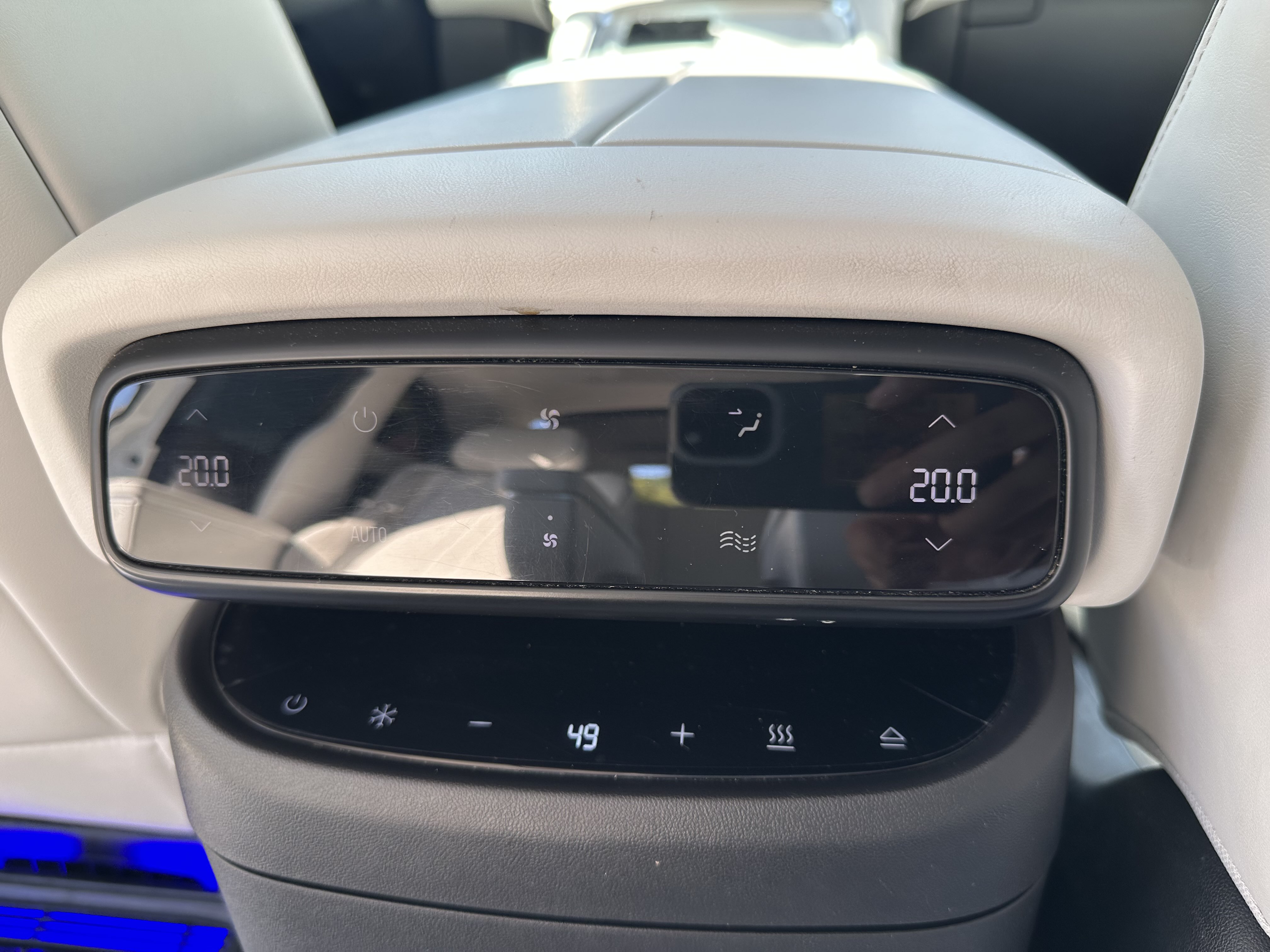 Xpeng X9 2024 immagine di auto #18