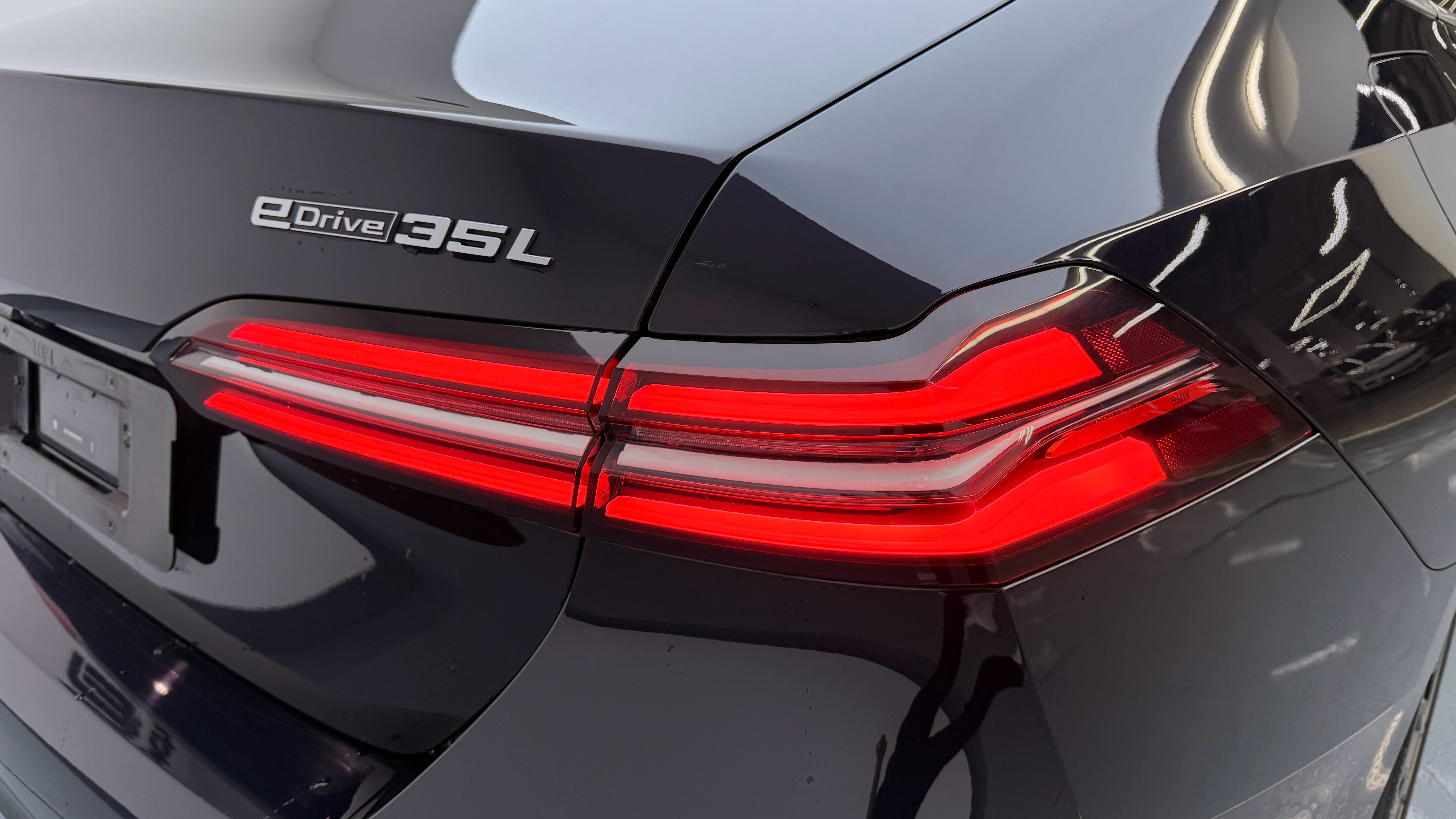BMW i5 2024 car image #18