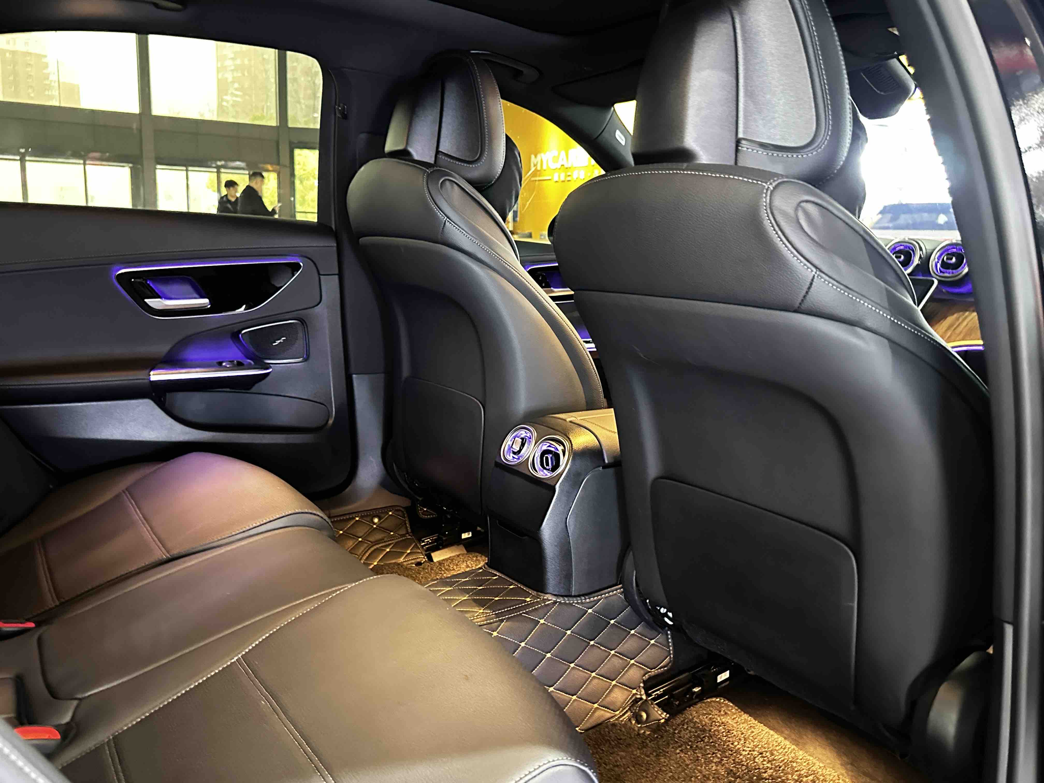 Mercedes-Benz C Class 2024 صورة سيارة #18