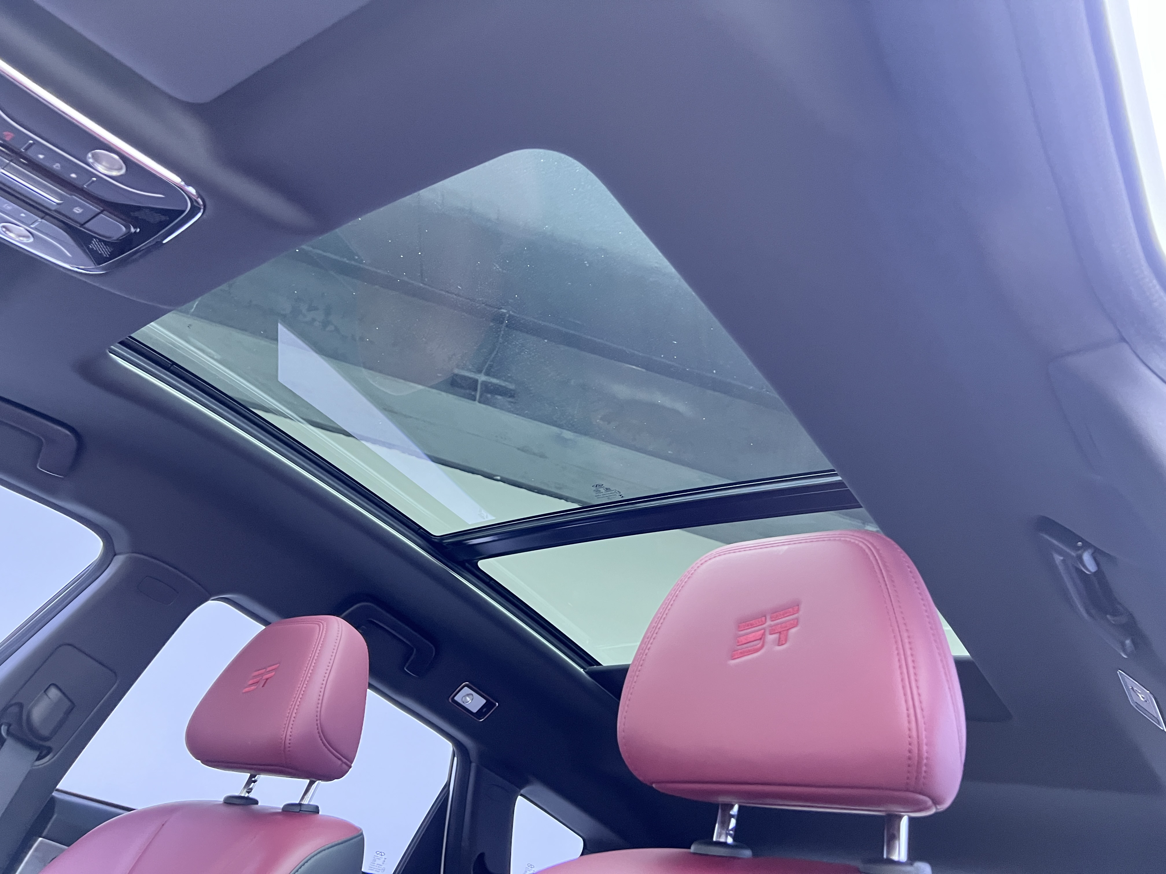 X70 C-DM 2024 car image #18