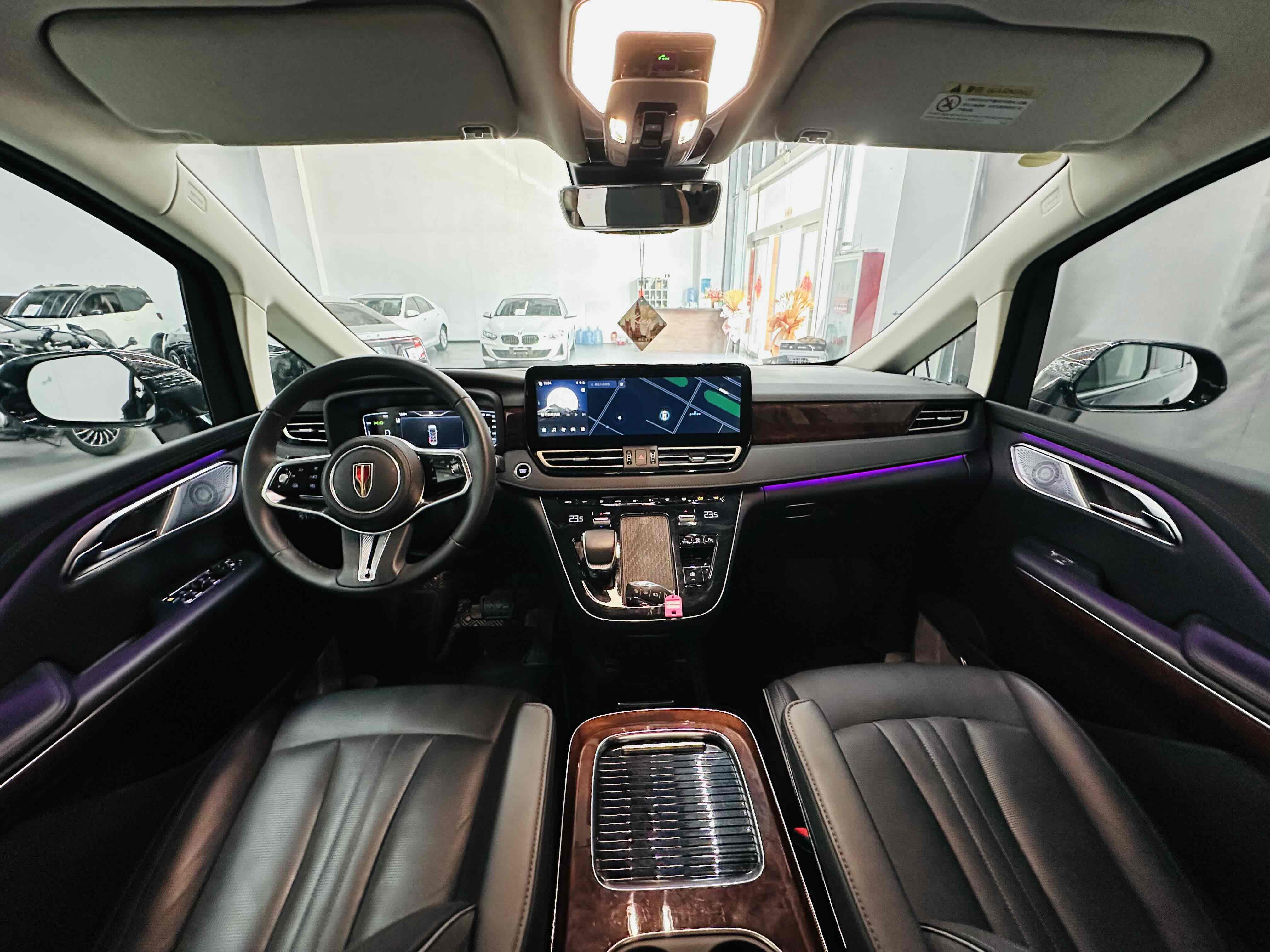 HongQi HQ9 PHEV 2024 #18 HongQi HQ9 PHEV 2024 car image #18