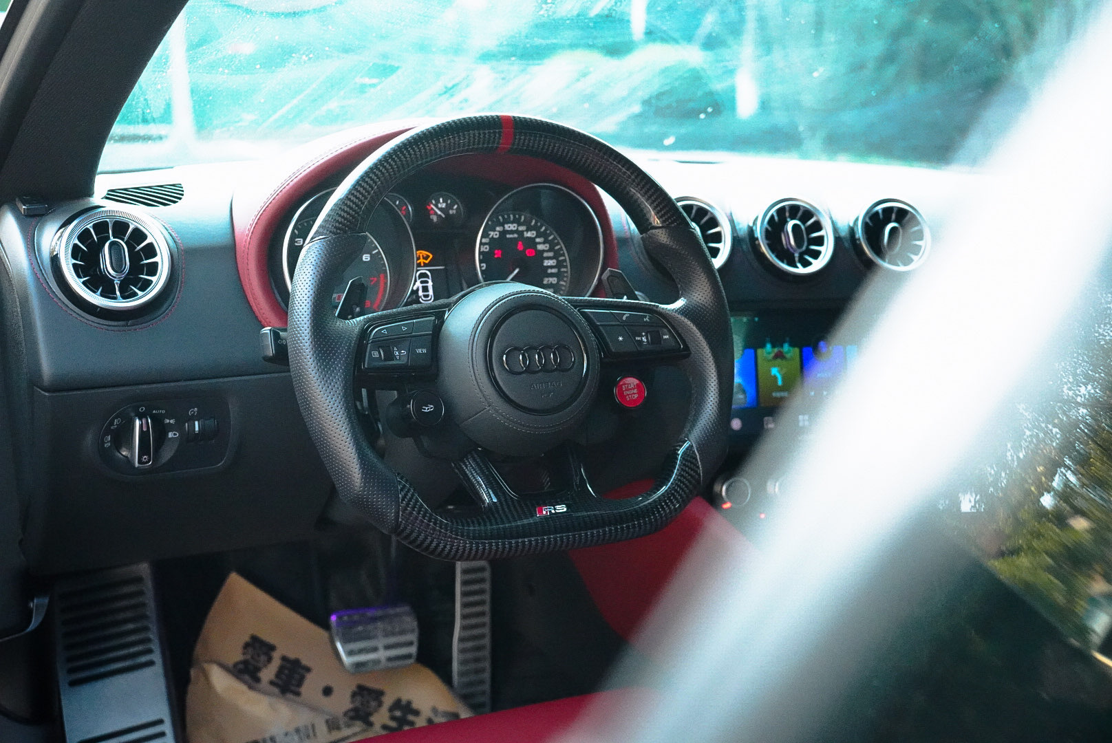 Audi TTS 2011 car image #18