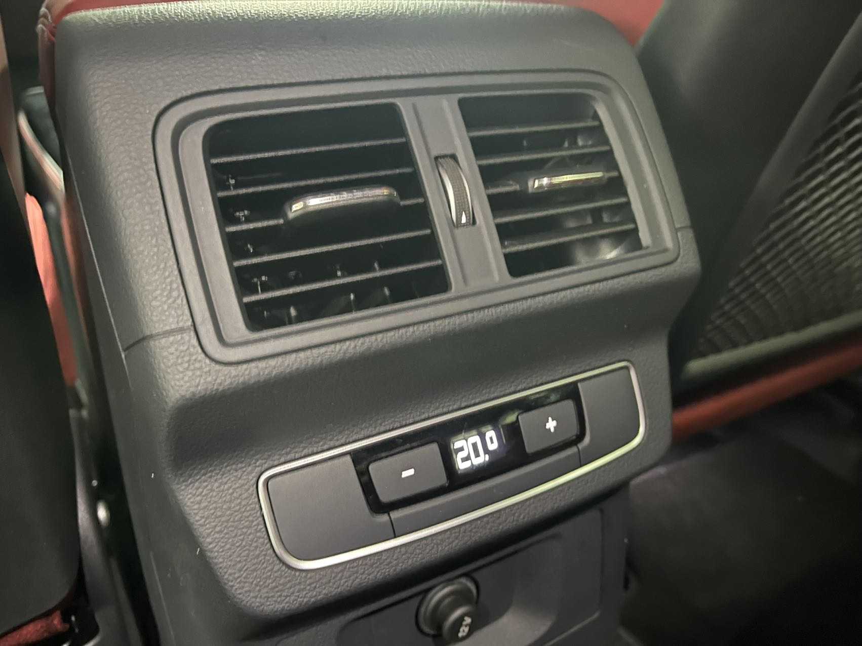 Audi SQ5 2025 #18 Audi SQ5 2025 صورة سيارة #18