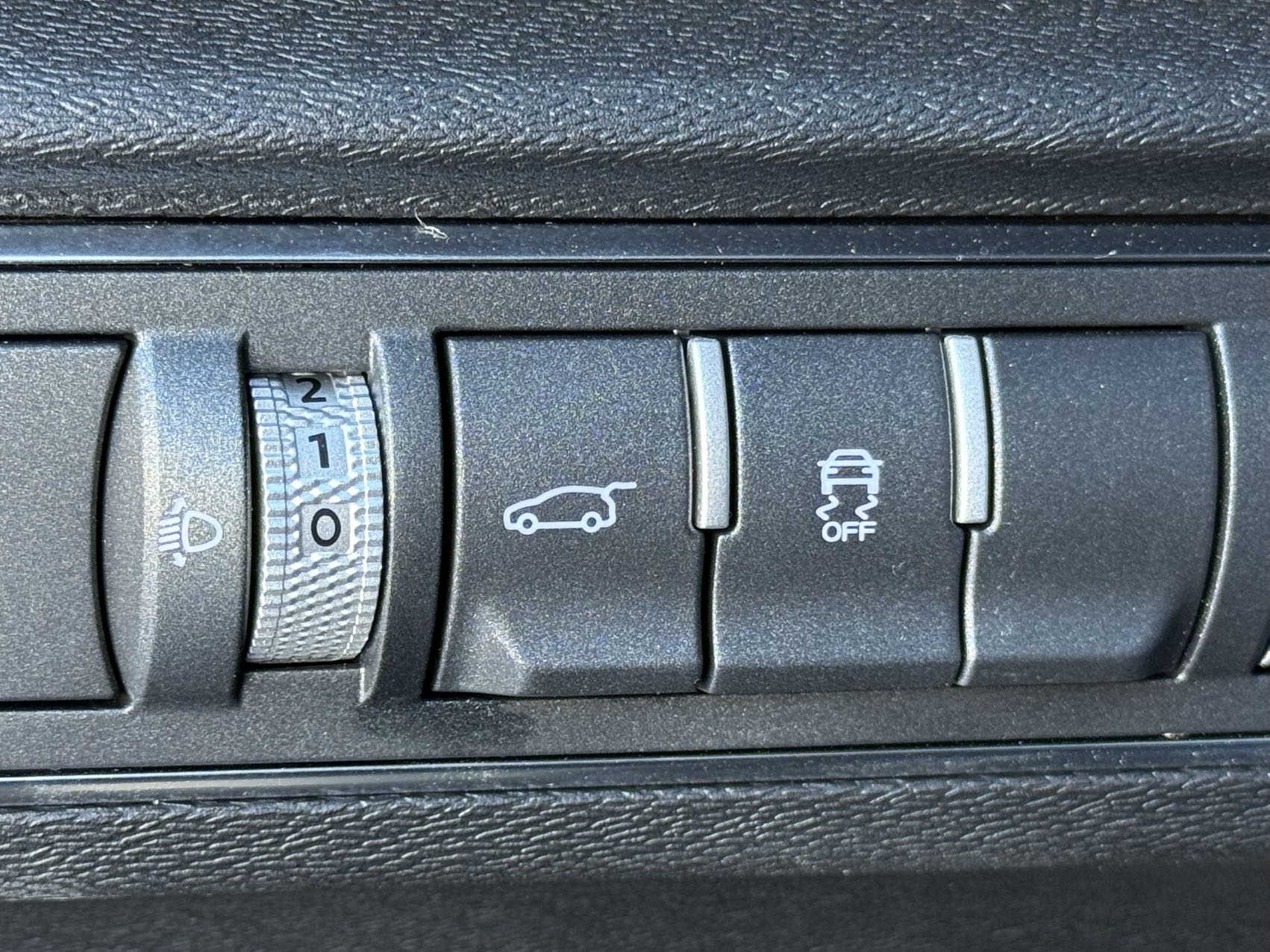 X70 PLUS 2024 car image #18