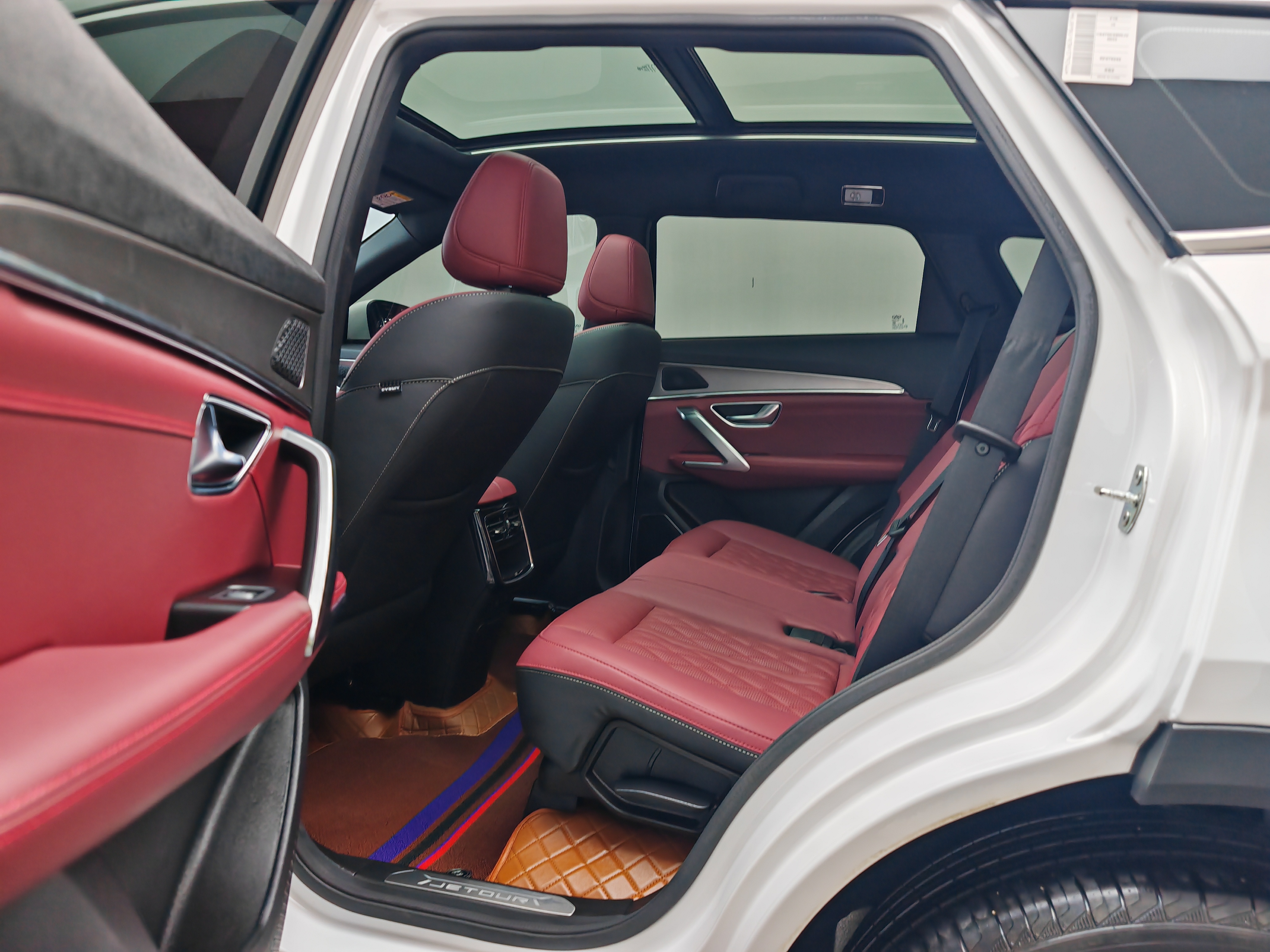 Jetour X70 PLUS 2024 car image #18
