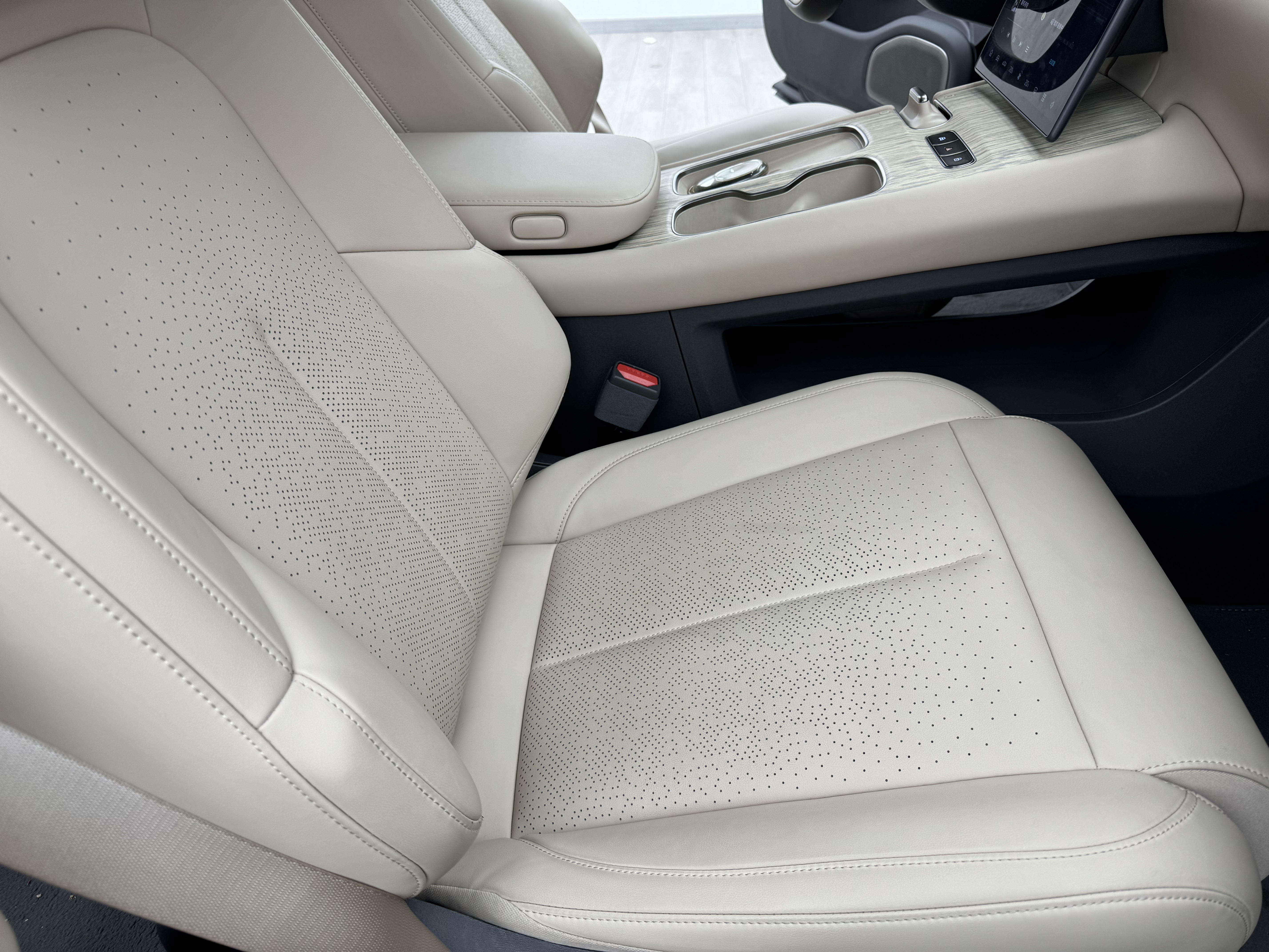 NIO ET7 2024 car image #18