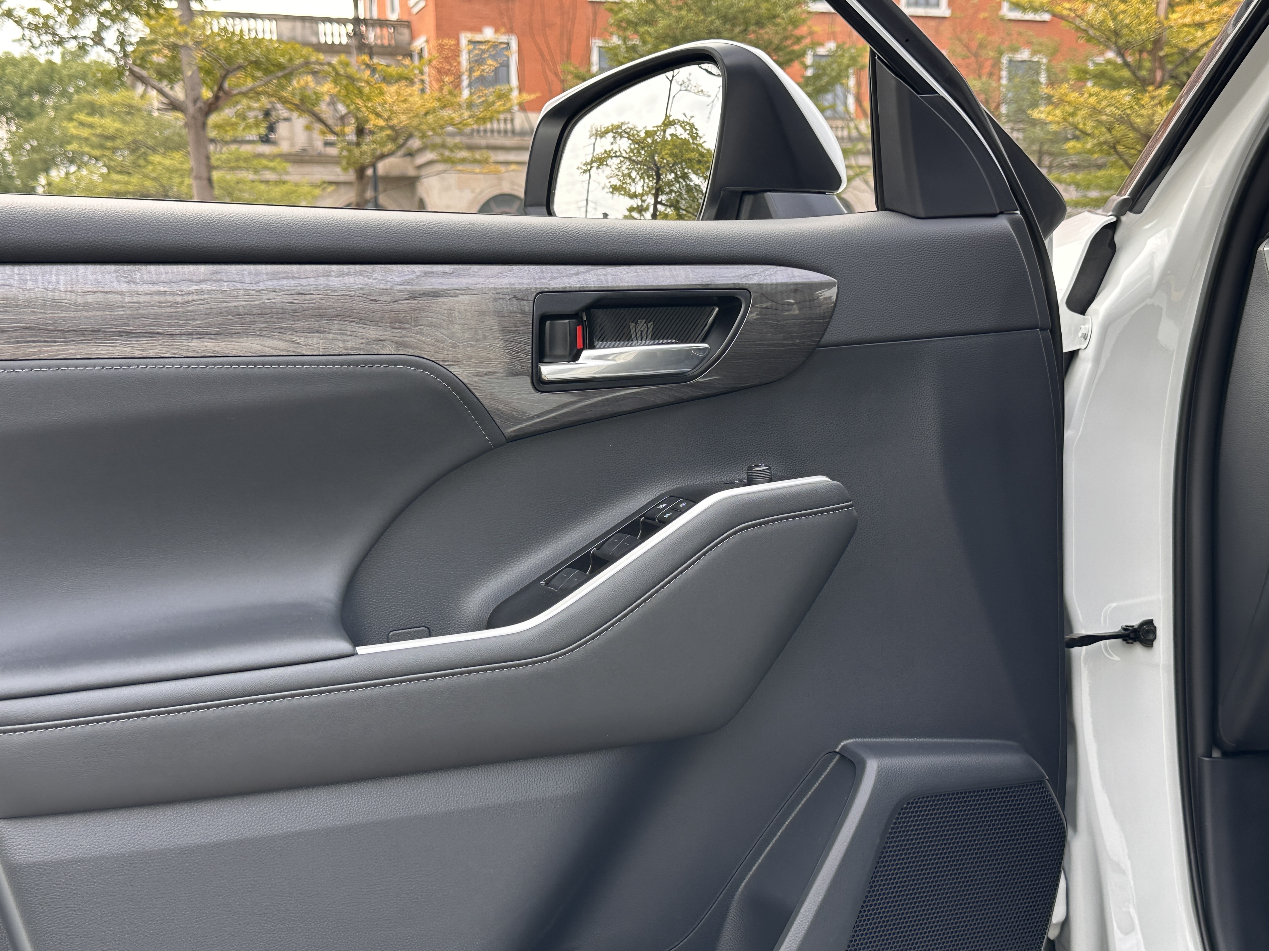 Toyota Crown Kluger 2024 car image #18