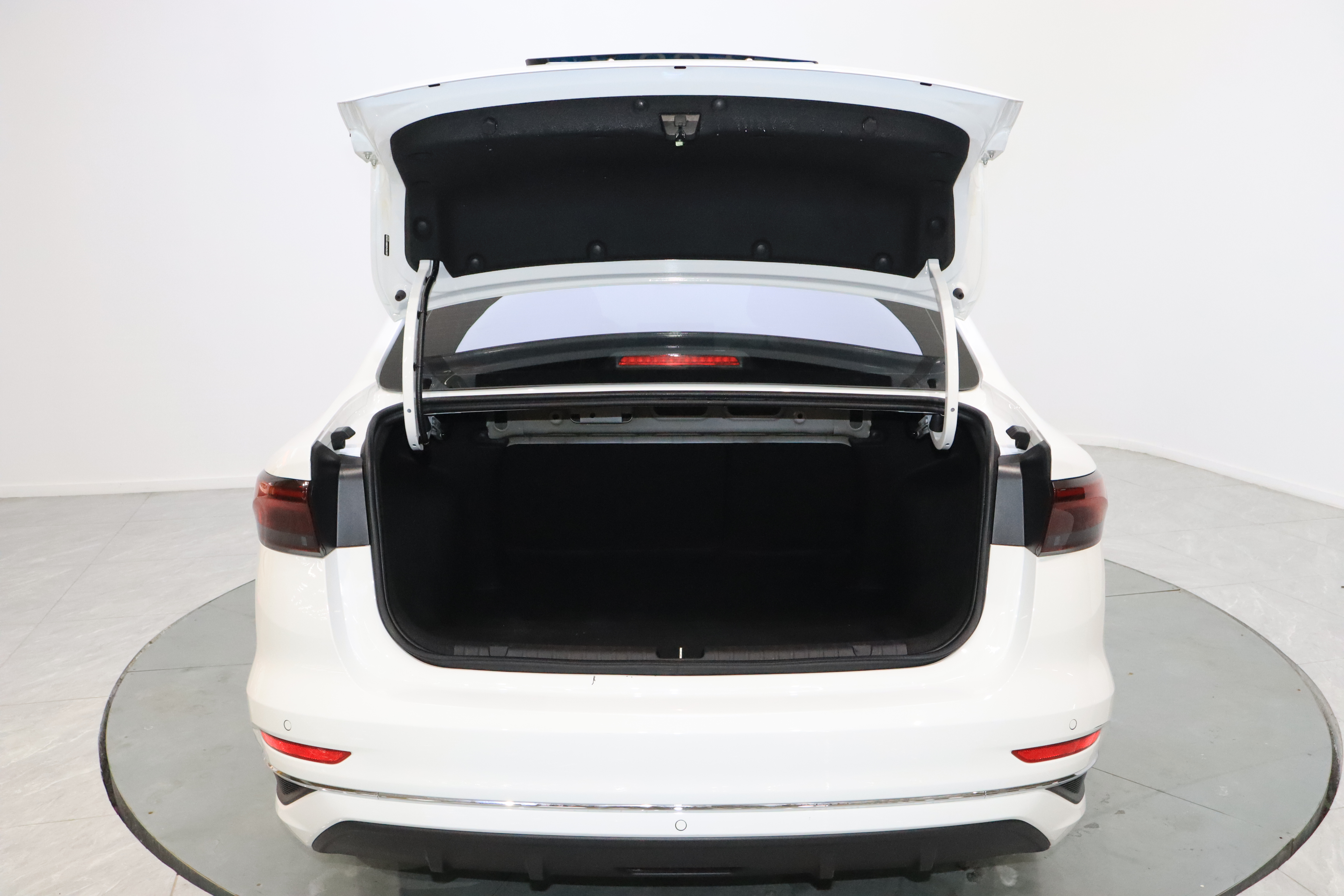 GEELY Emgrand 2025 #18 GEELY Emgrand 2025 car image #18