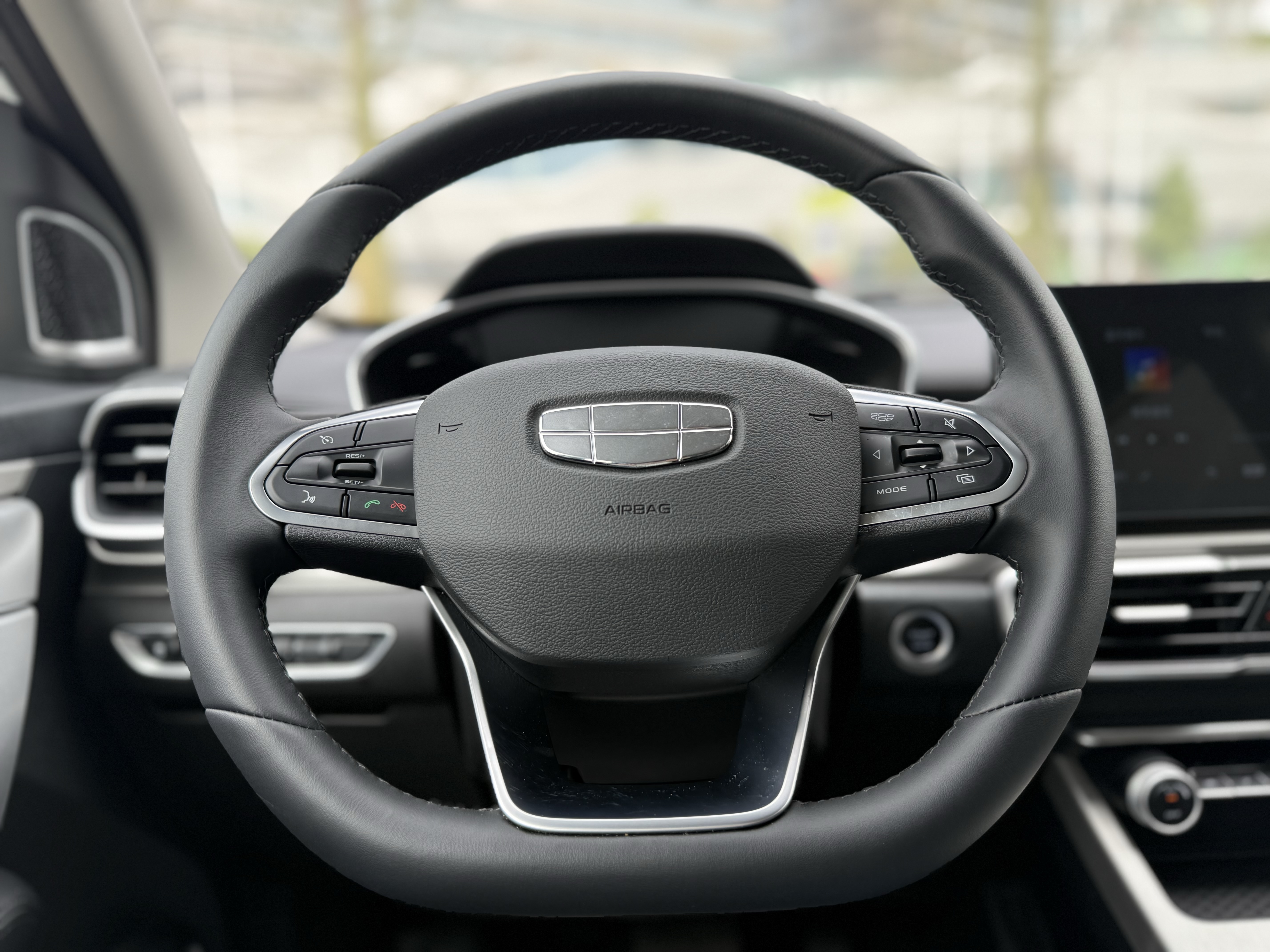 GEELY Coolray 2025 car image #18