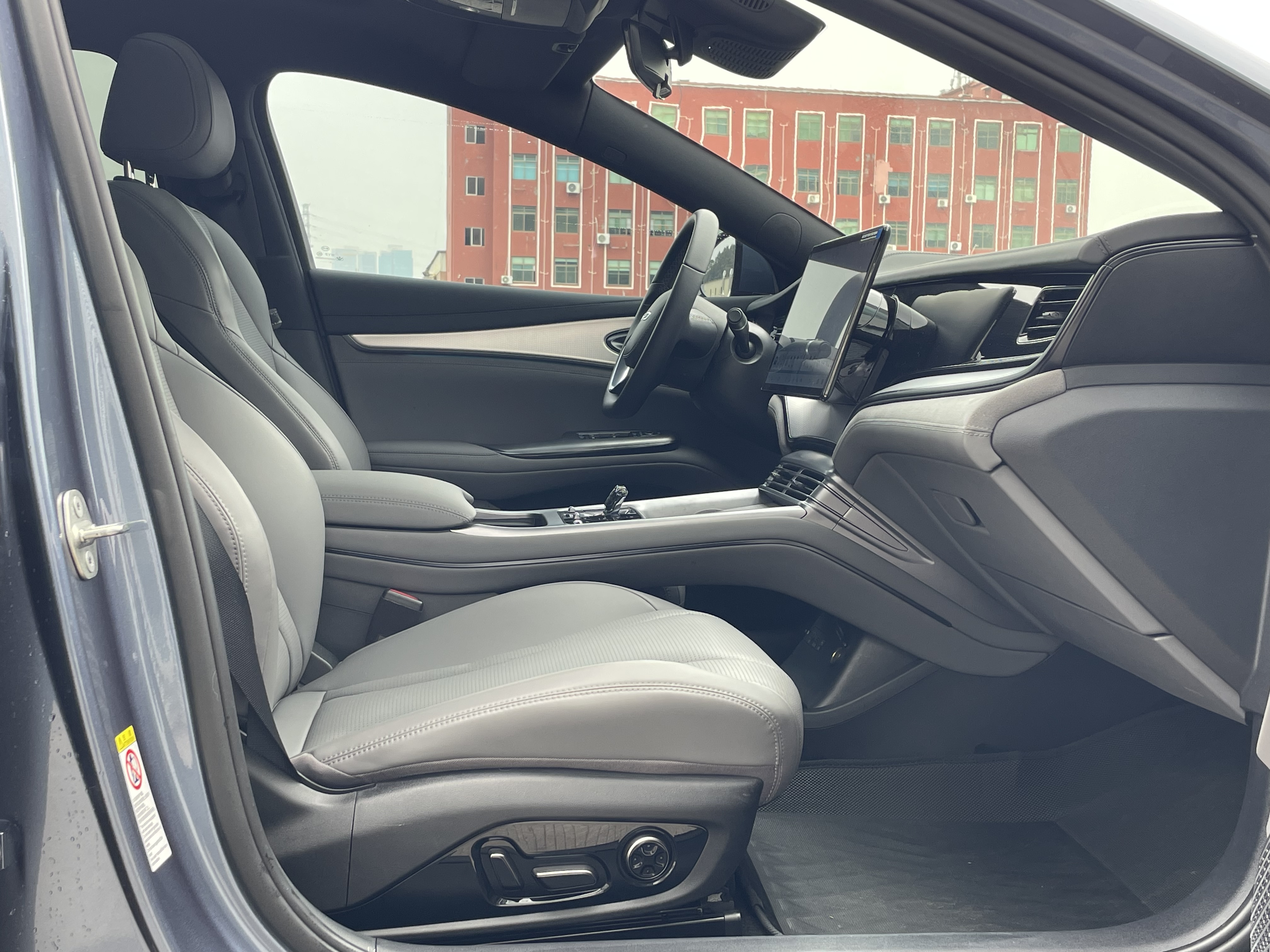 BYD Seal 07 DM-i 2024 car image #18