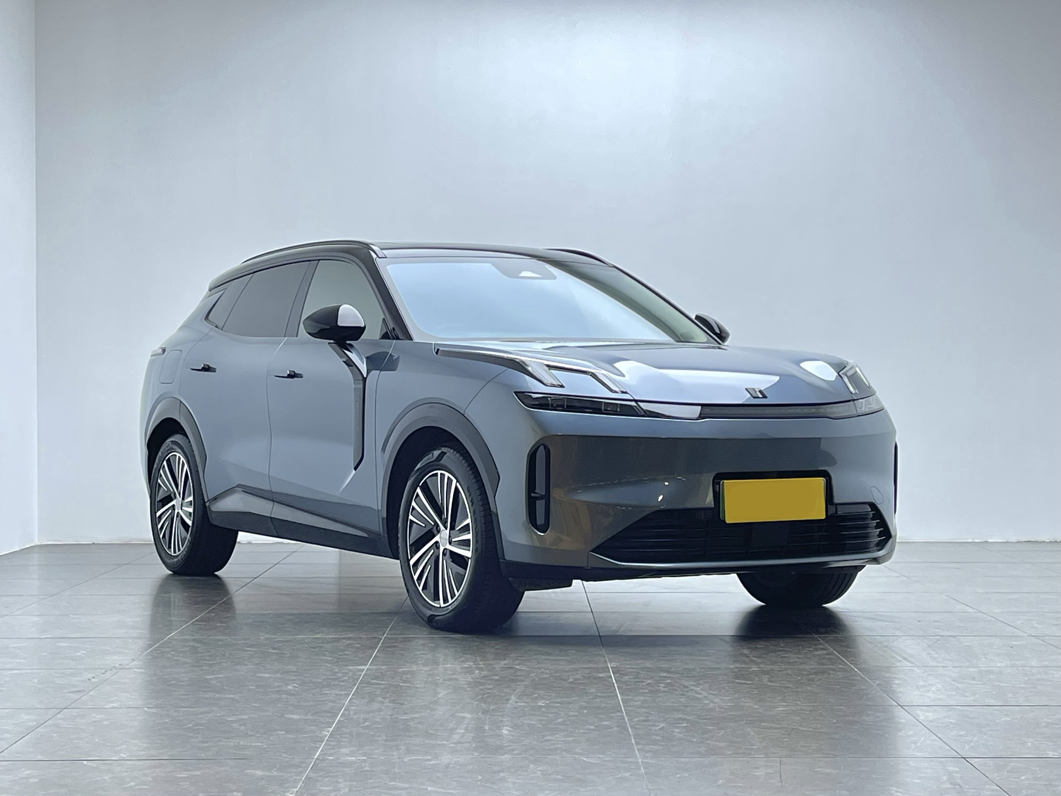 Lynk & Co 08 EM-P 2024 #18 Lynk & Co 08 EM-P 2024 car image #18