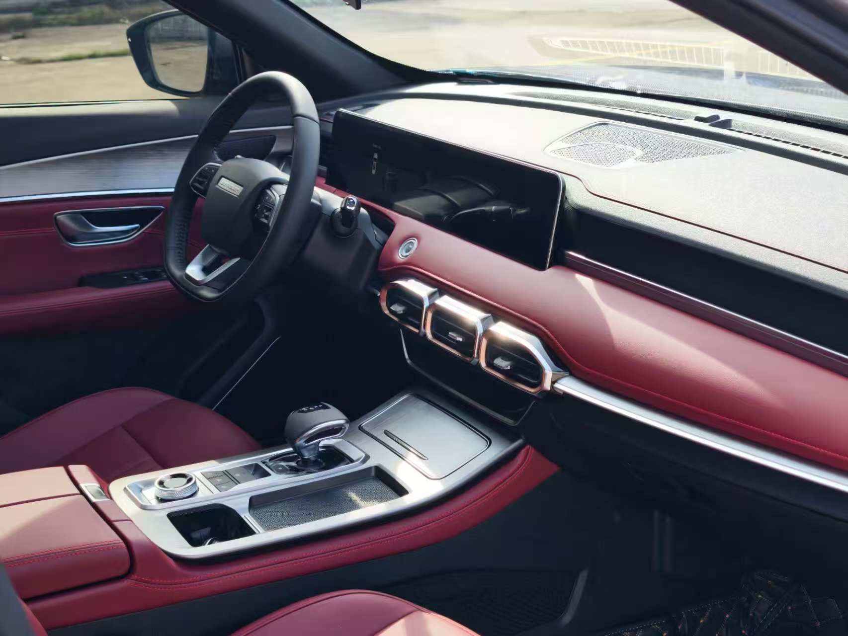X70 PLUS 2025 car image #18