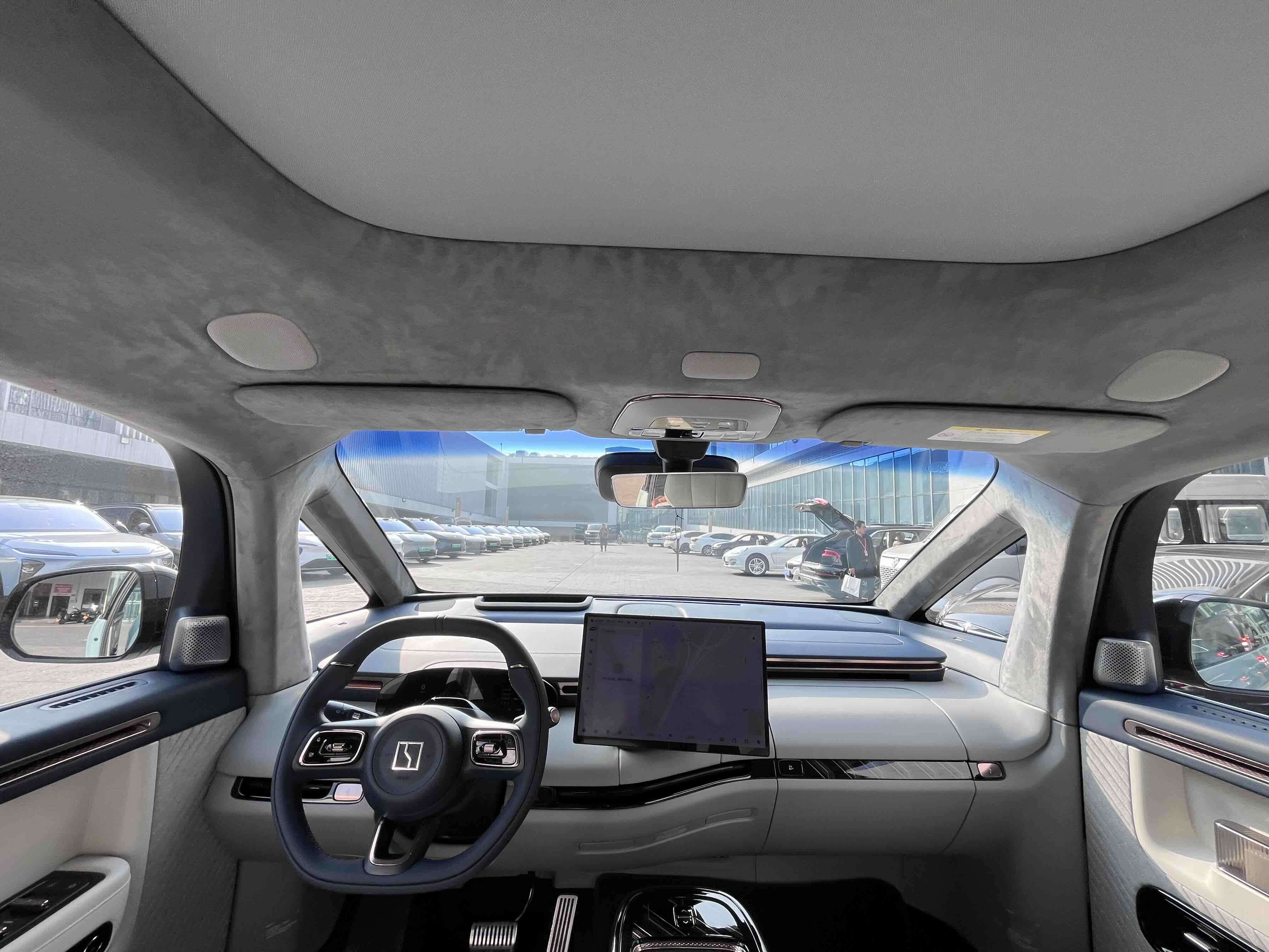 极氪 极氪MIX 2024 汽车图片 #18