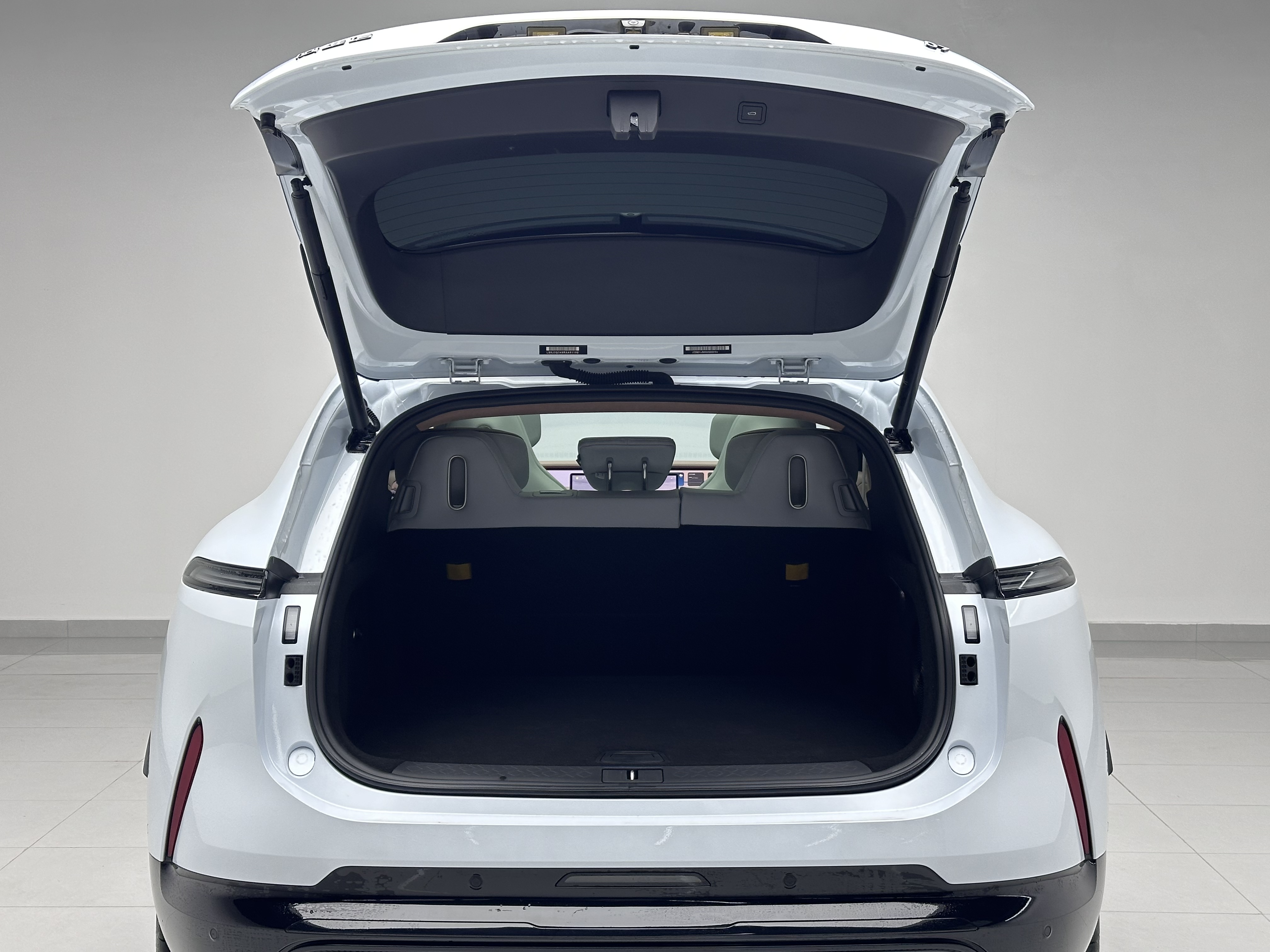 Avatr 07 2025 car image #18