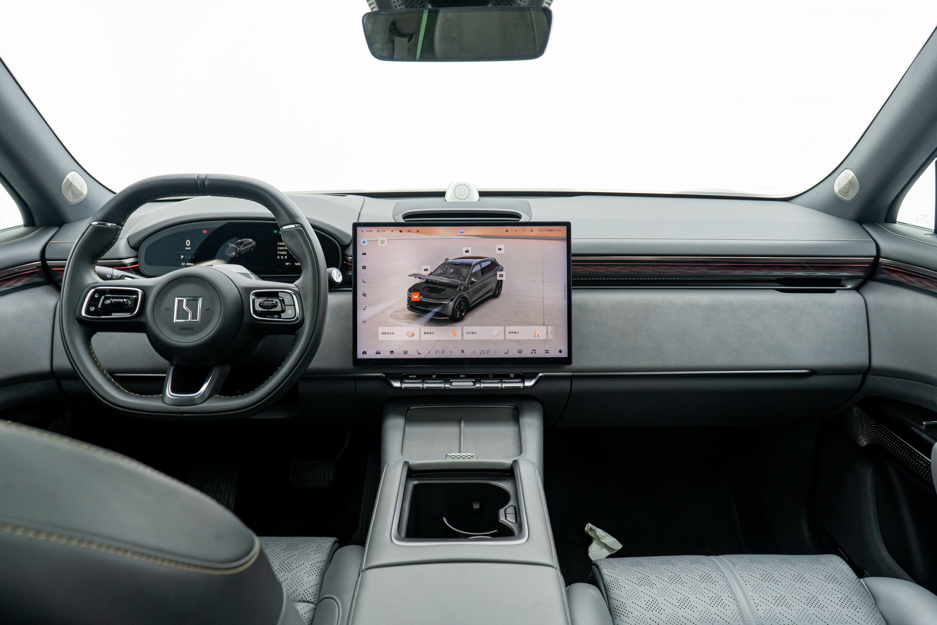 Zeekr 7X 2024 car image #18