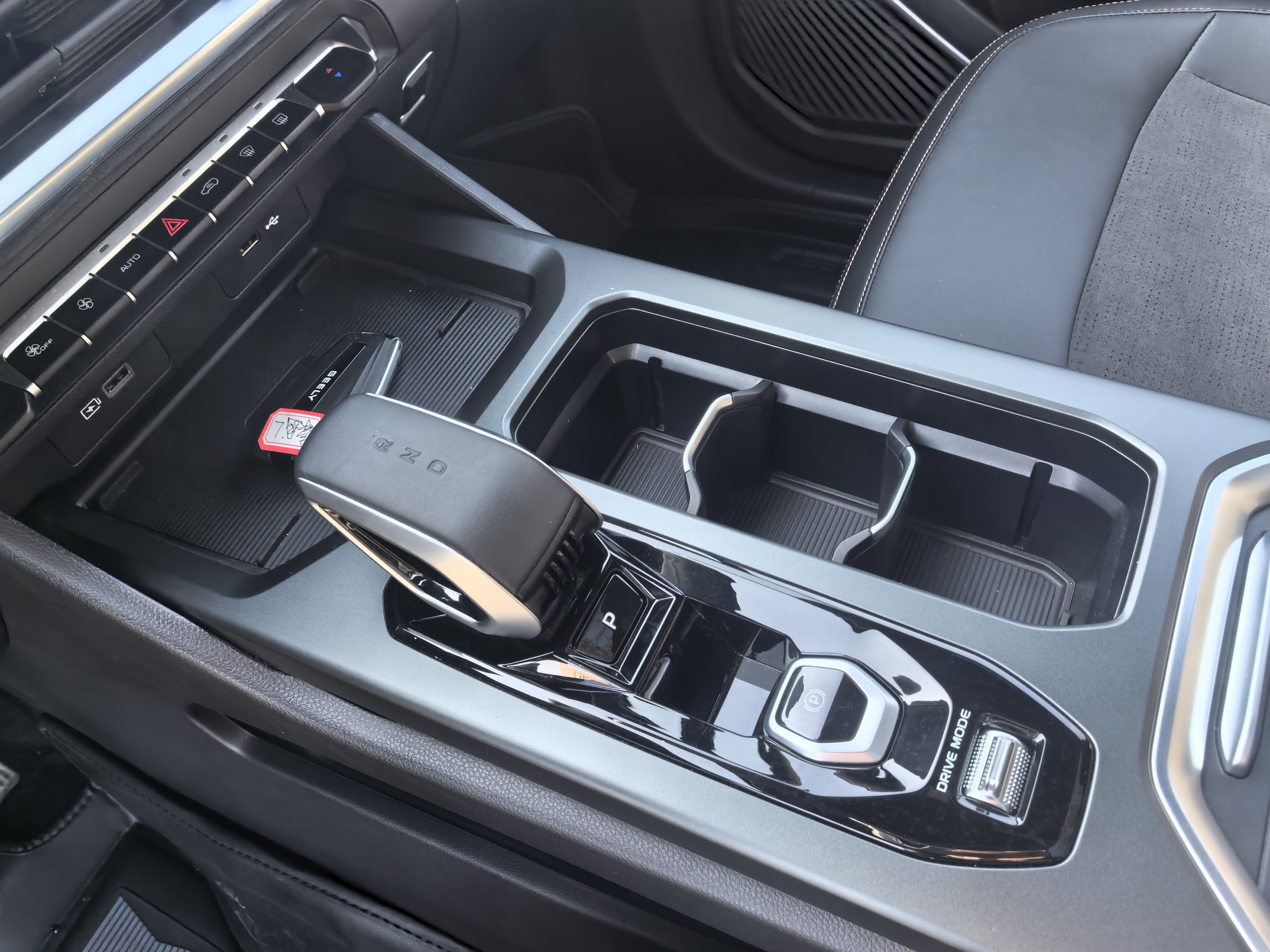 GEELY Okavango L 2024 immagine di auto #18