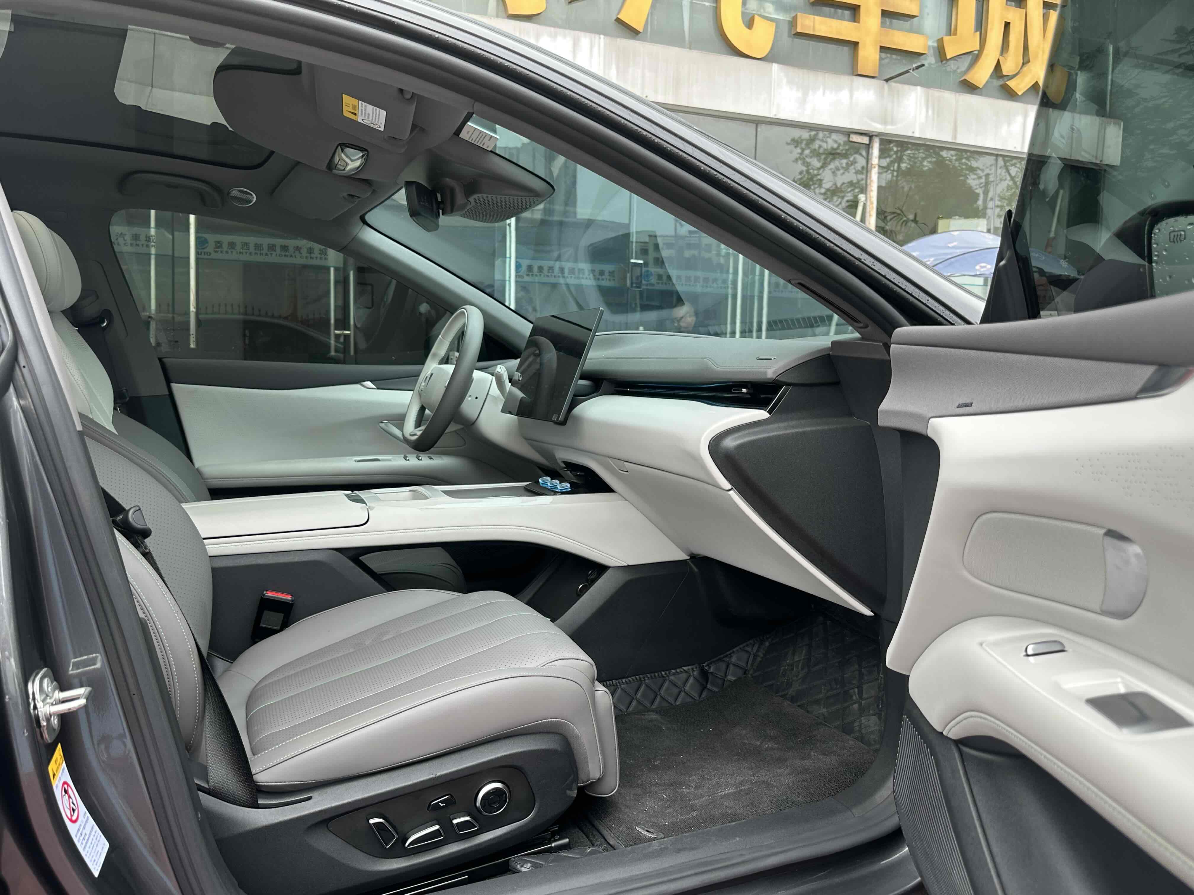 Deepal L07 2025 car image #18