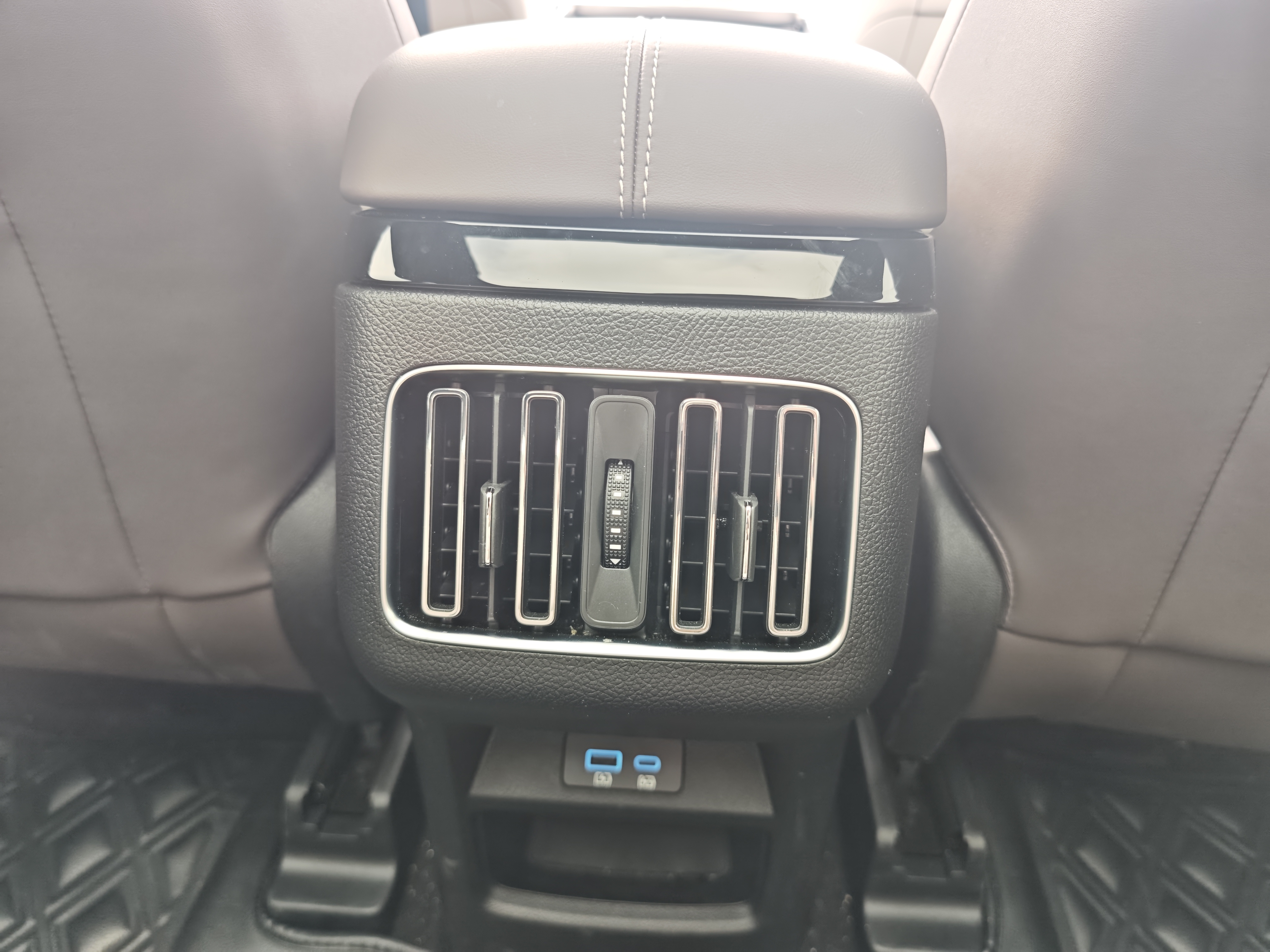 BYD Song Plus New Energy 2025 car image #18