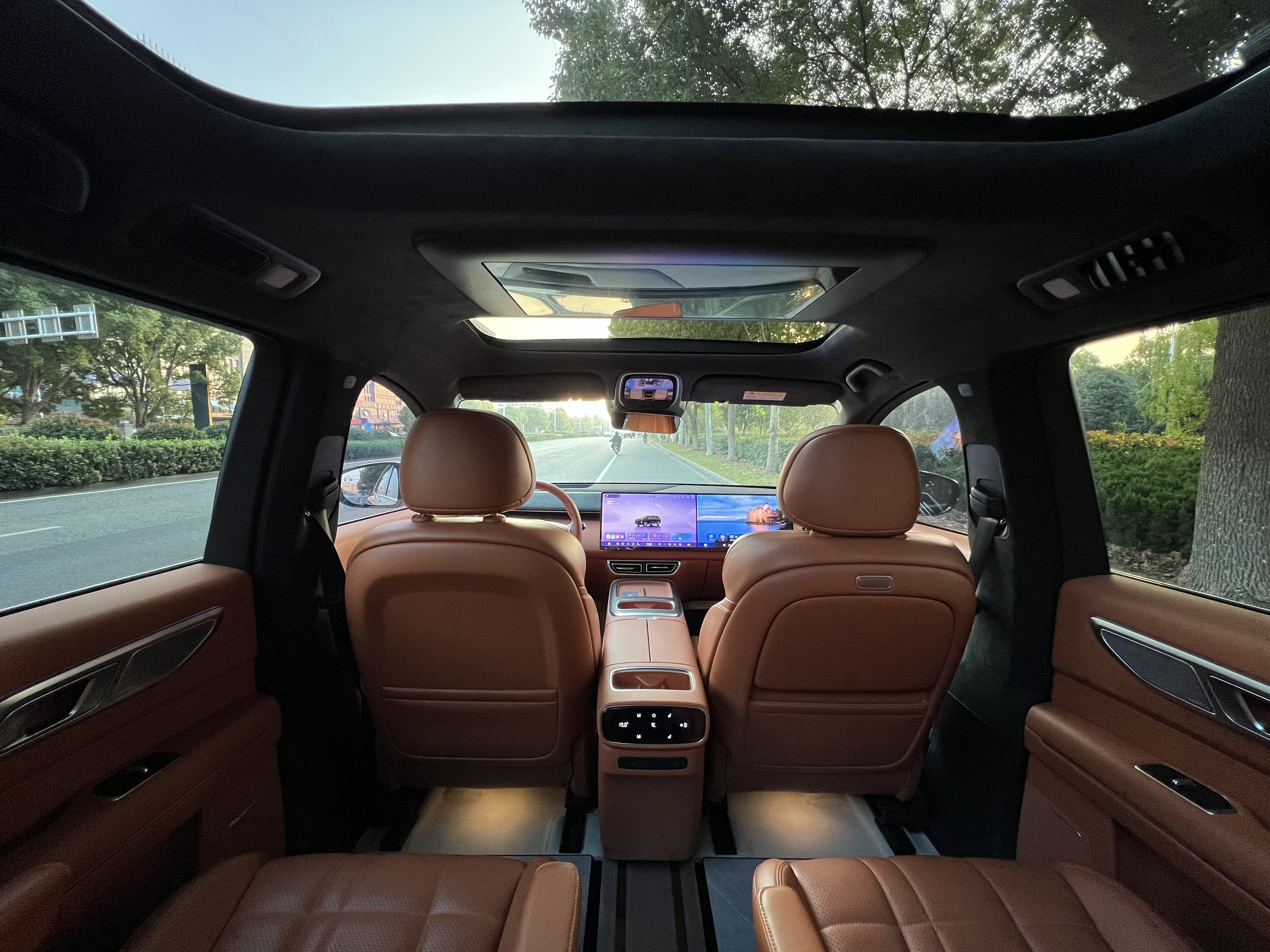 Deepal S09 2025 immagine di auto #18