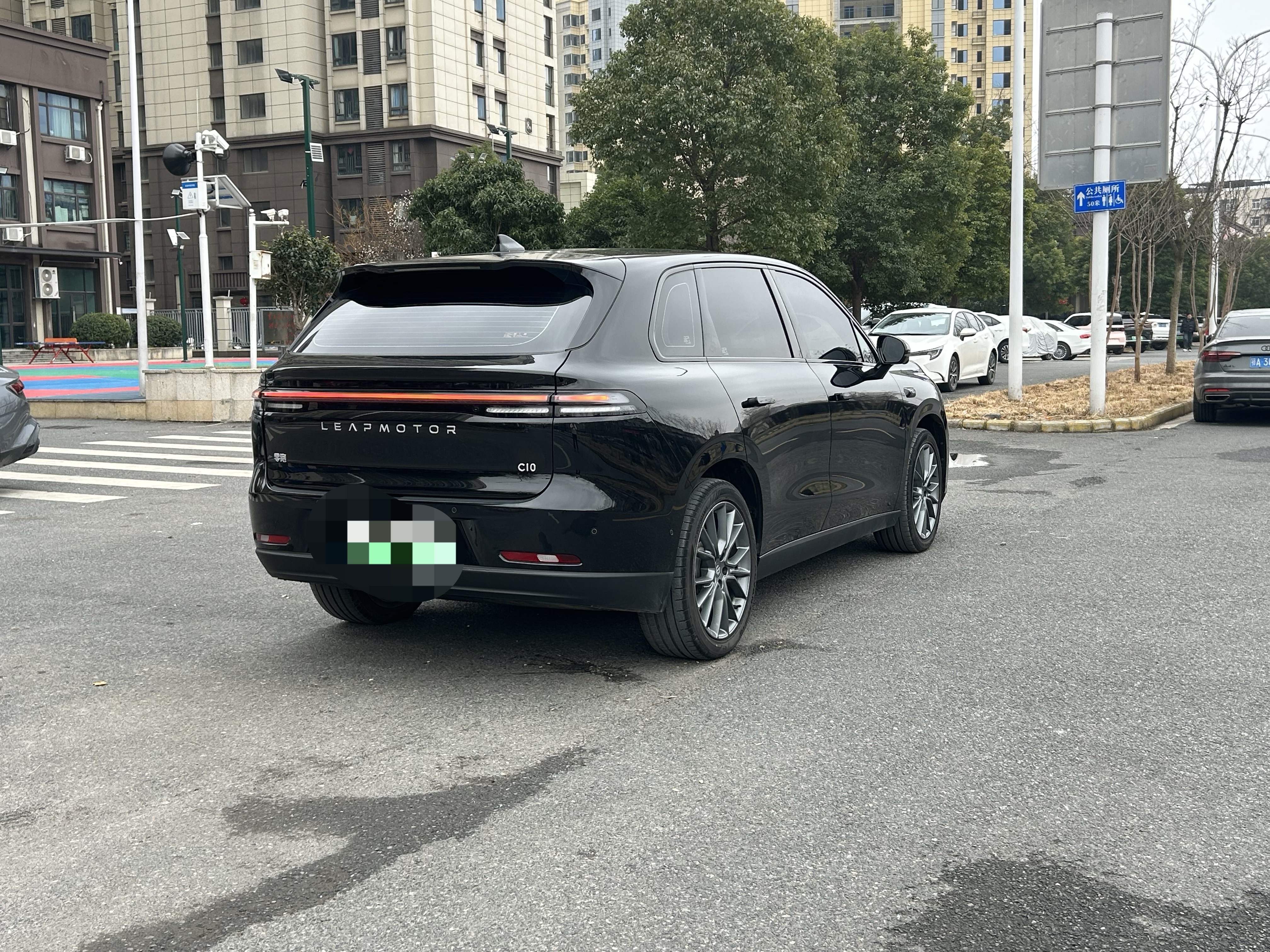 零跑汽车 零跑C10 2025 汽车图片 #18