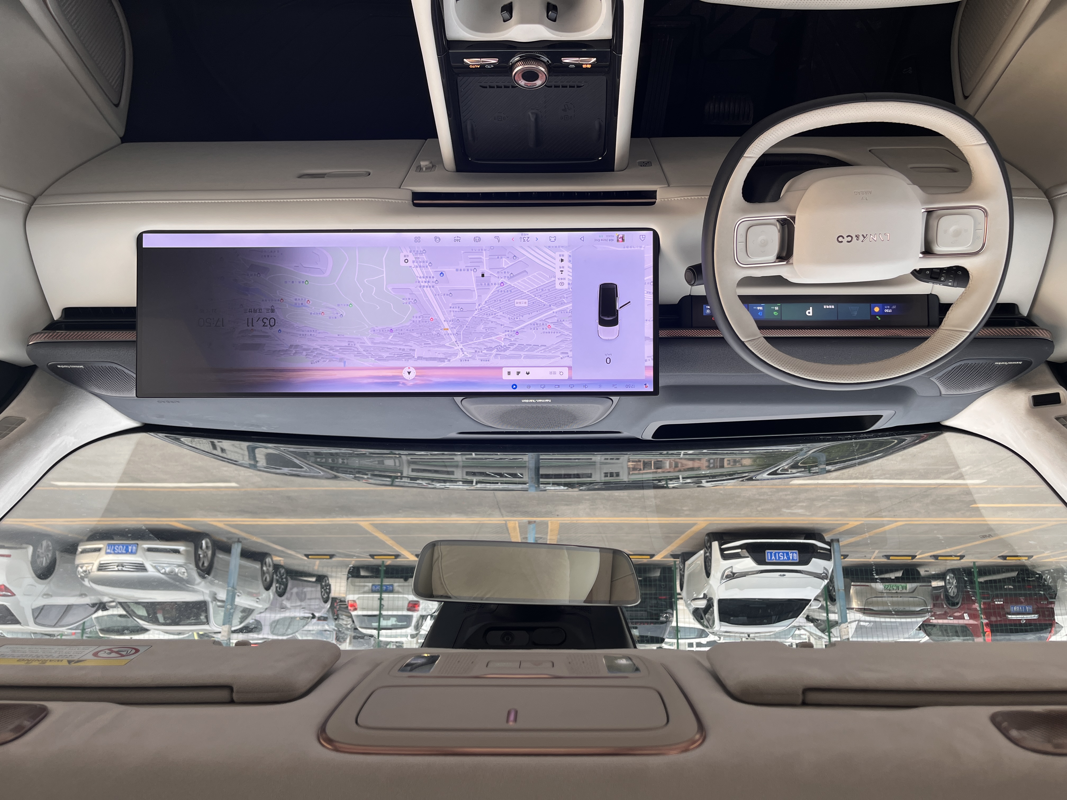 Lynk & Co 900 2025 car image #18