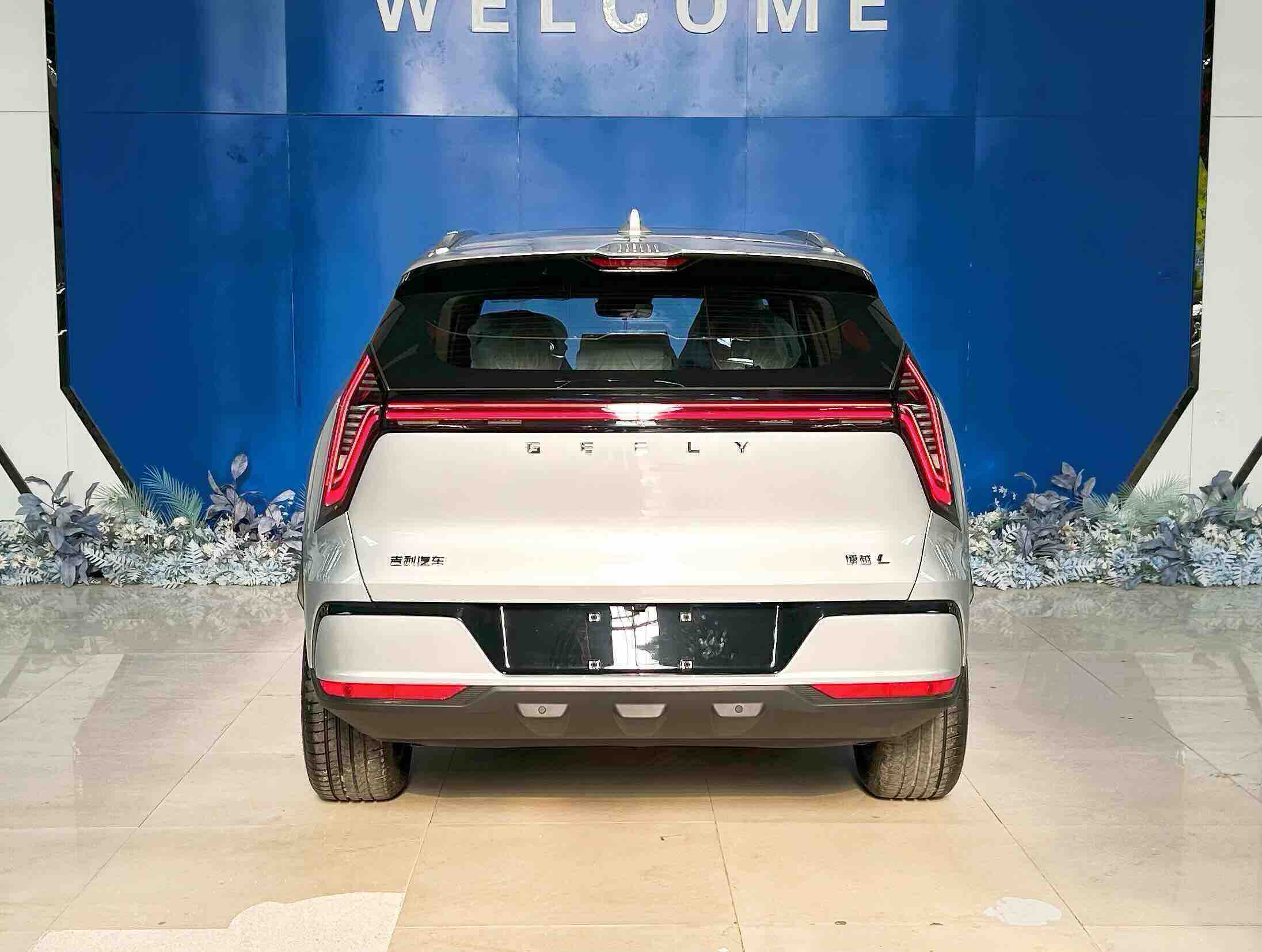 GEELY Boyue L 2026 car image #18