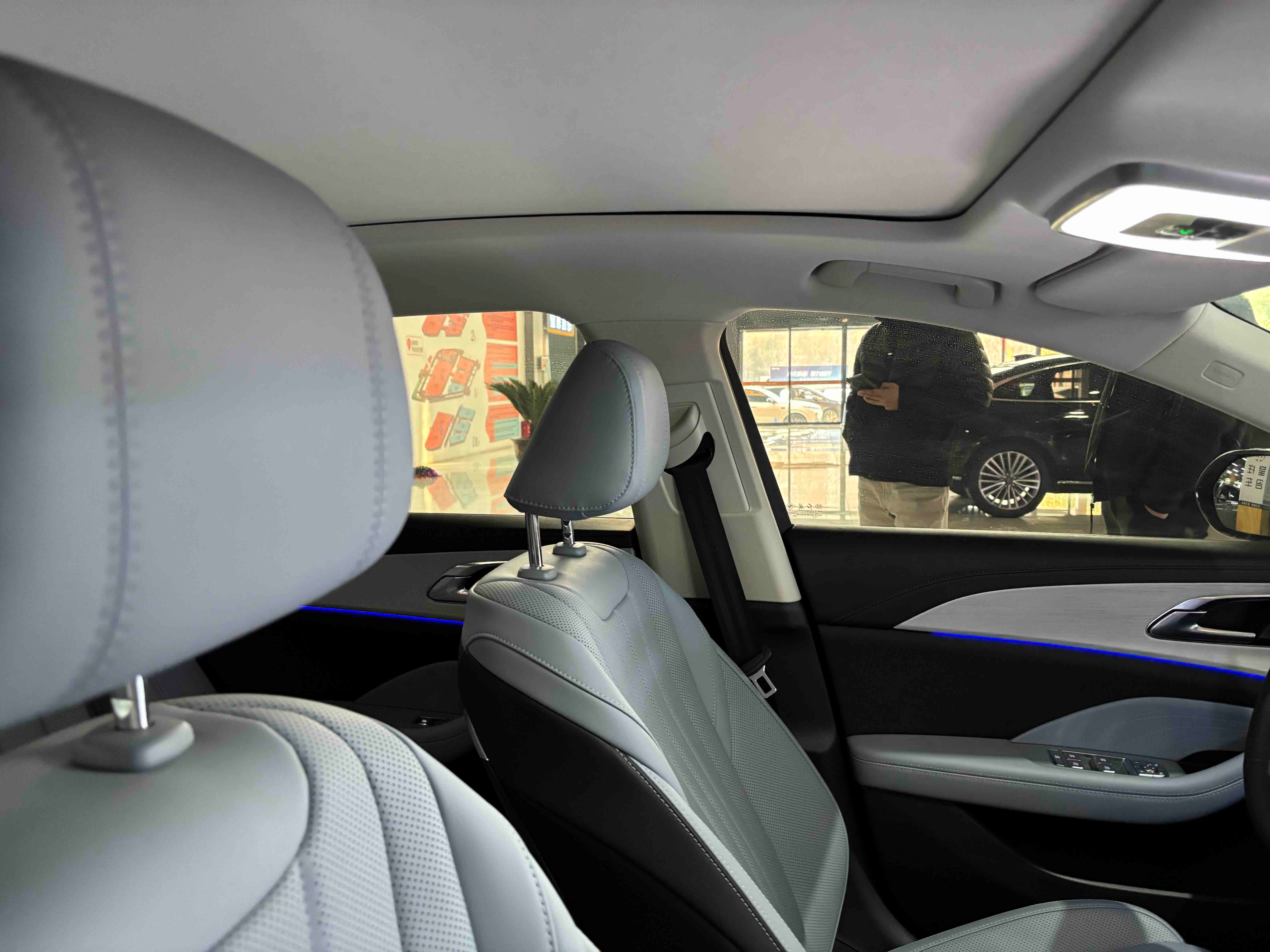 HongQi H5 PHEV 2025 car image #18