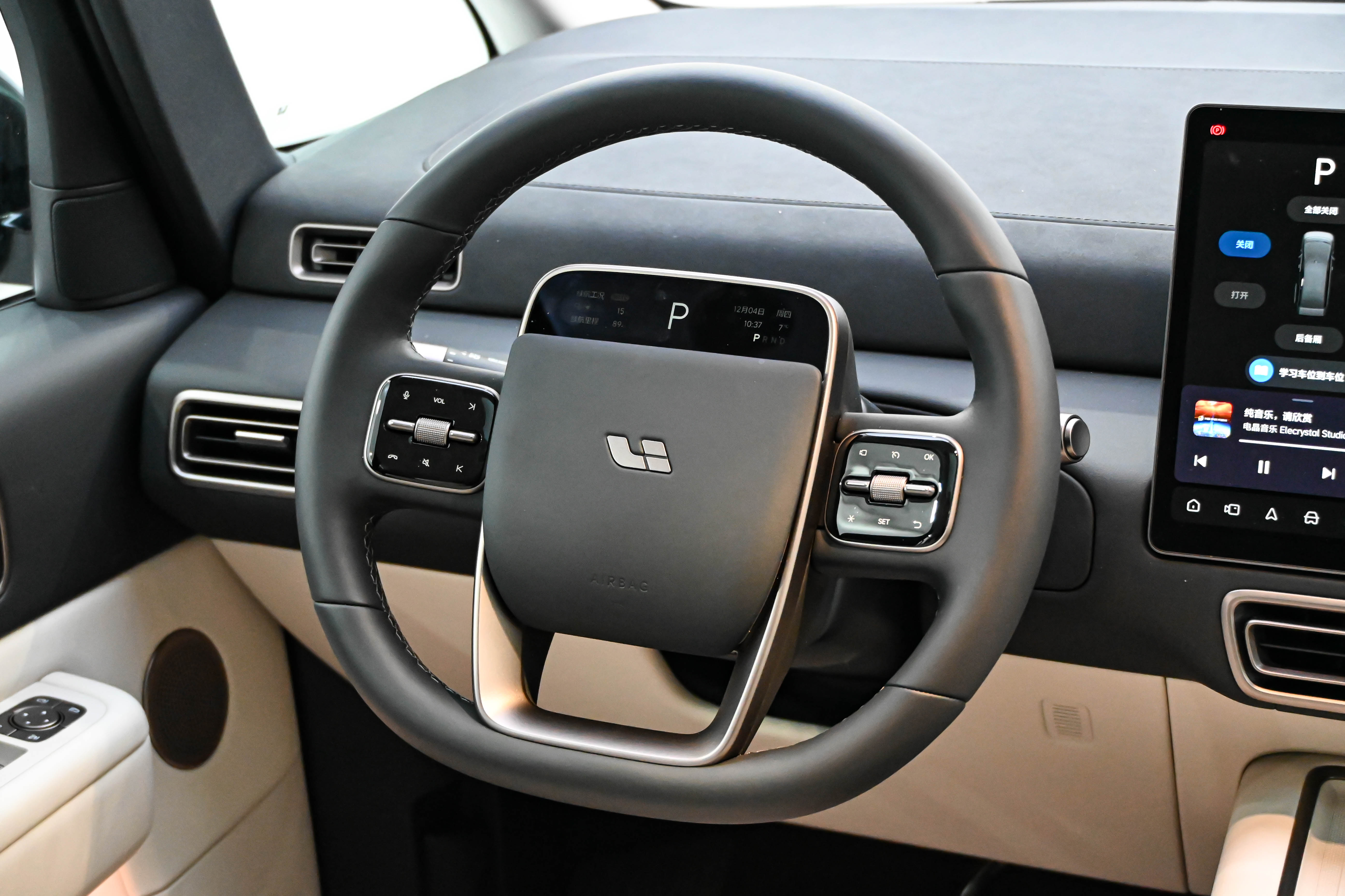 理想汽车 理想MEGA 2025 汽车图片 #18