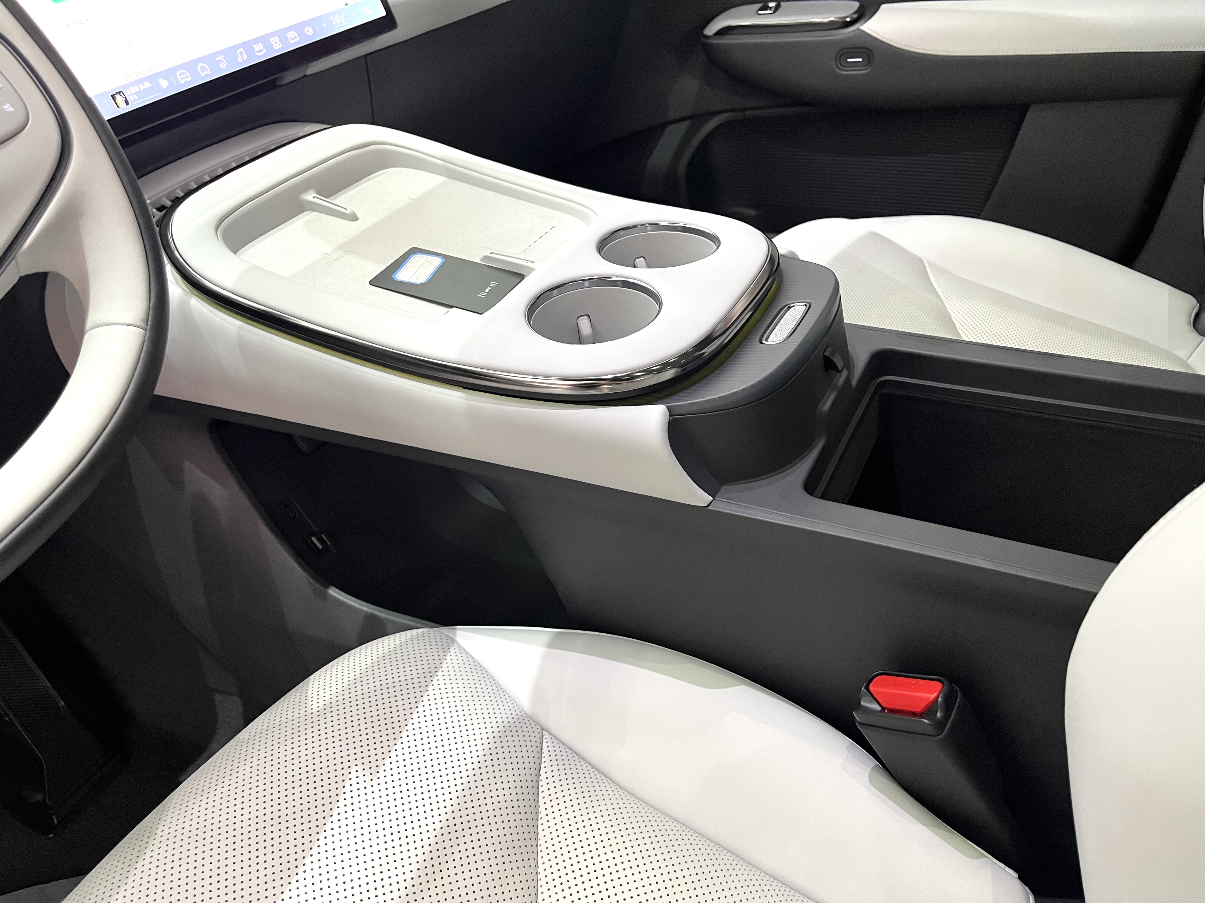 Xpeng G7 2025 immagine di auto #18