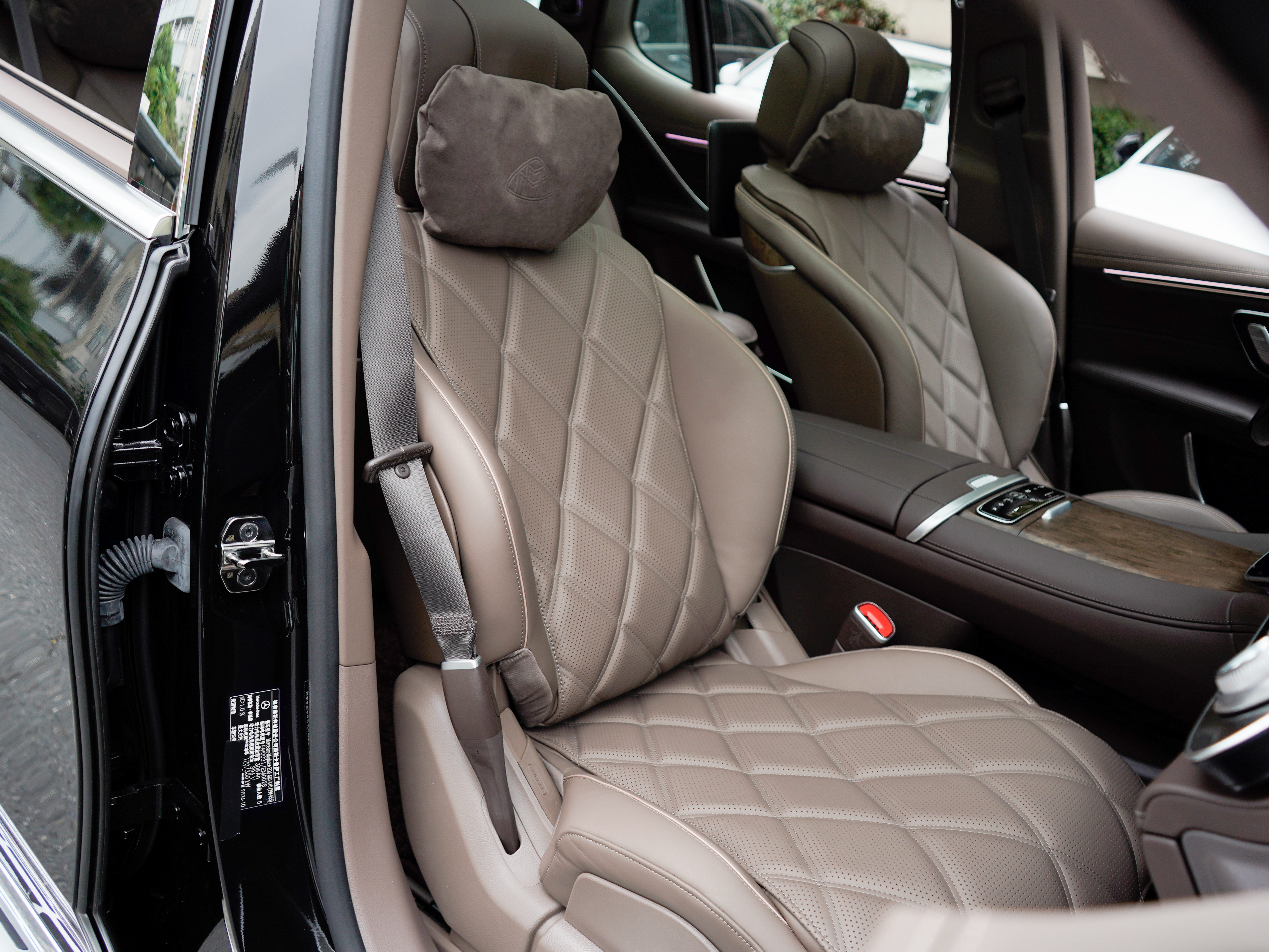 Mercedes-Benz MaybachEQS SUV 2025 car image #18