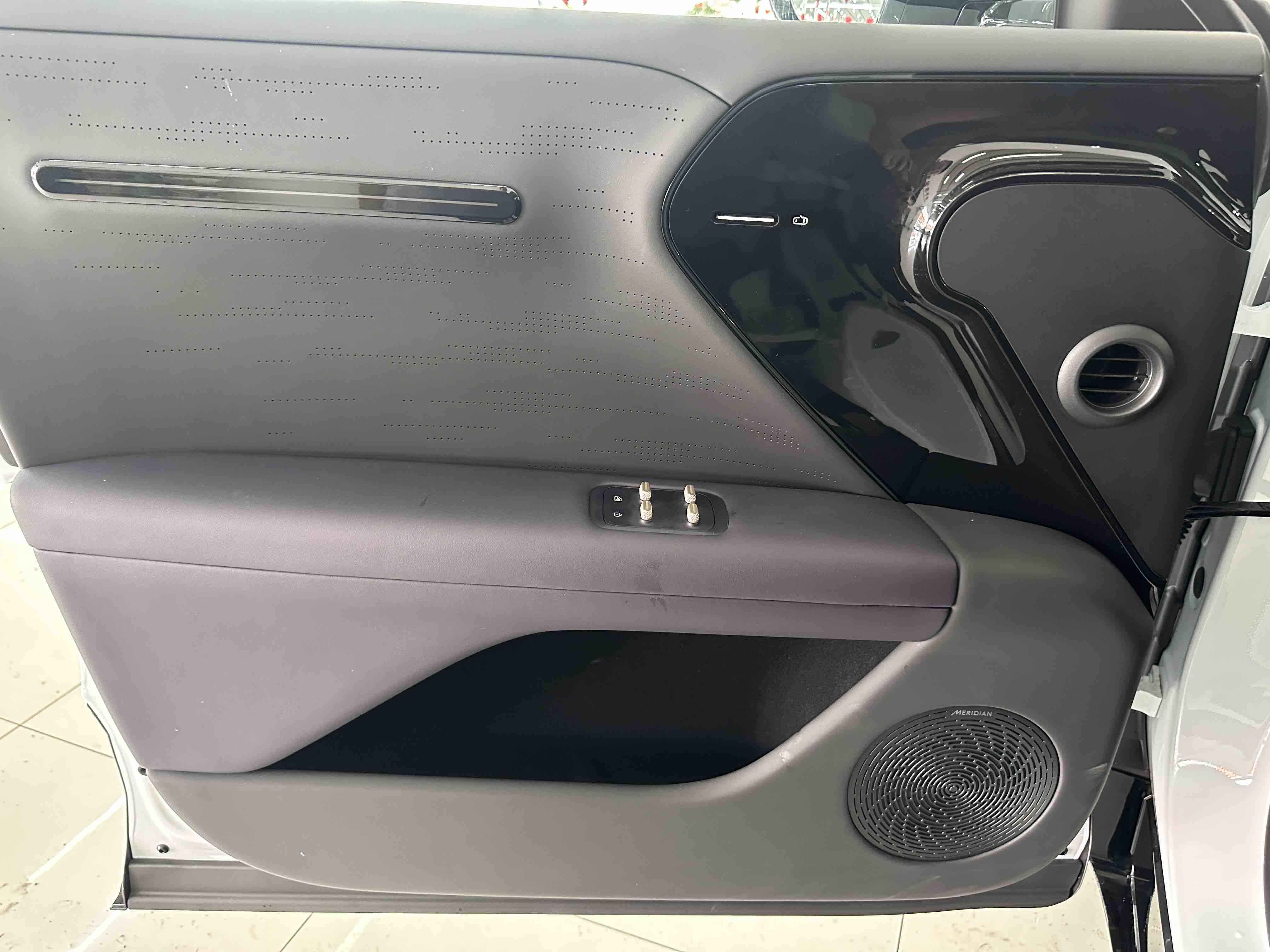 Avatr 07 2025 car image #18