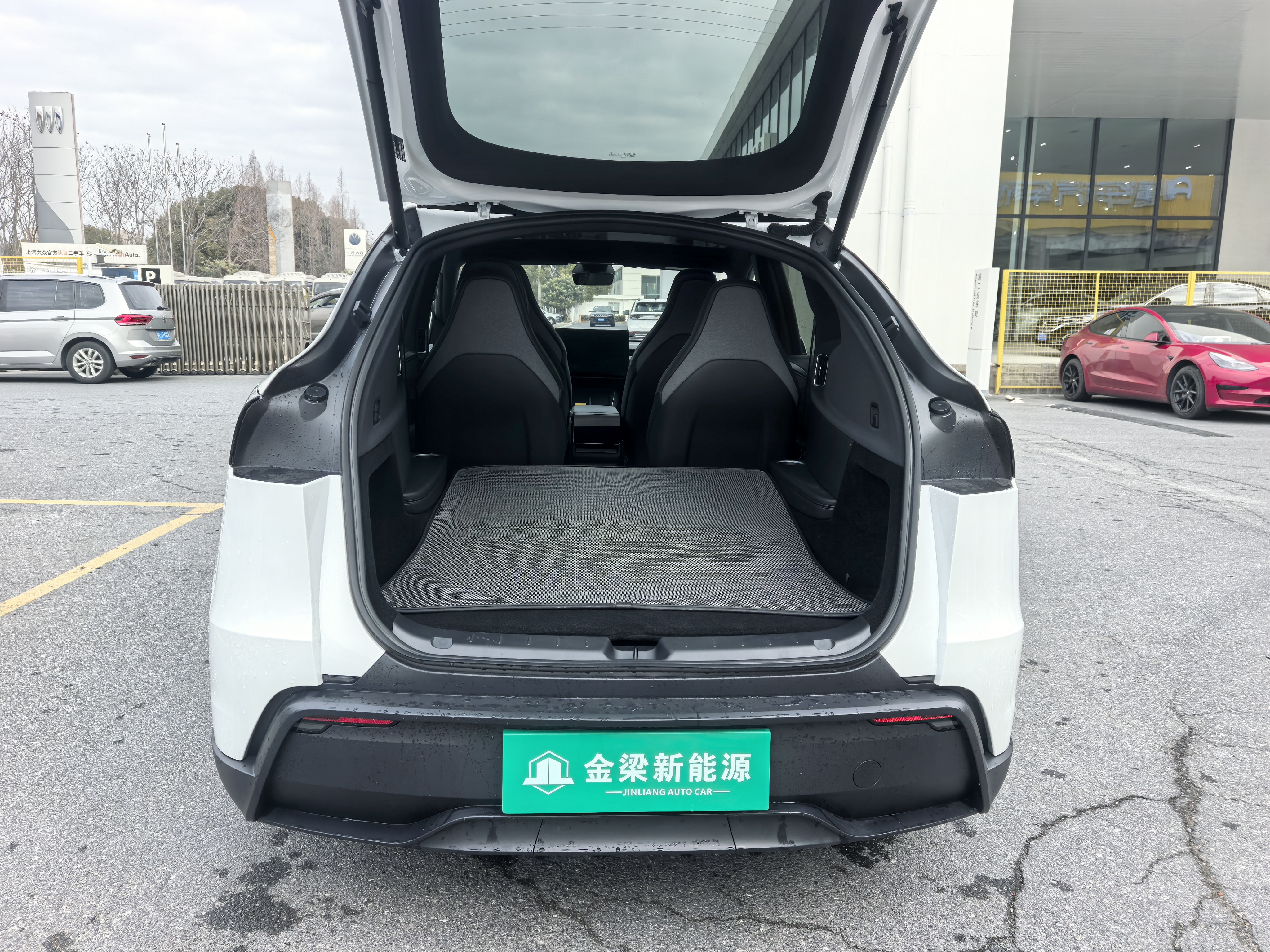 特斯拉 Model Y L 2025 汽车图片 #18
