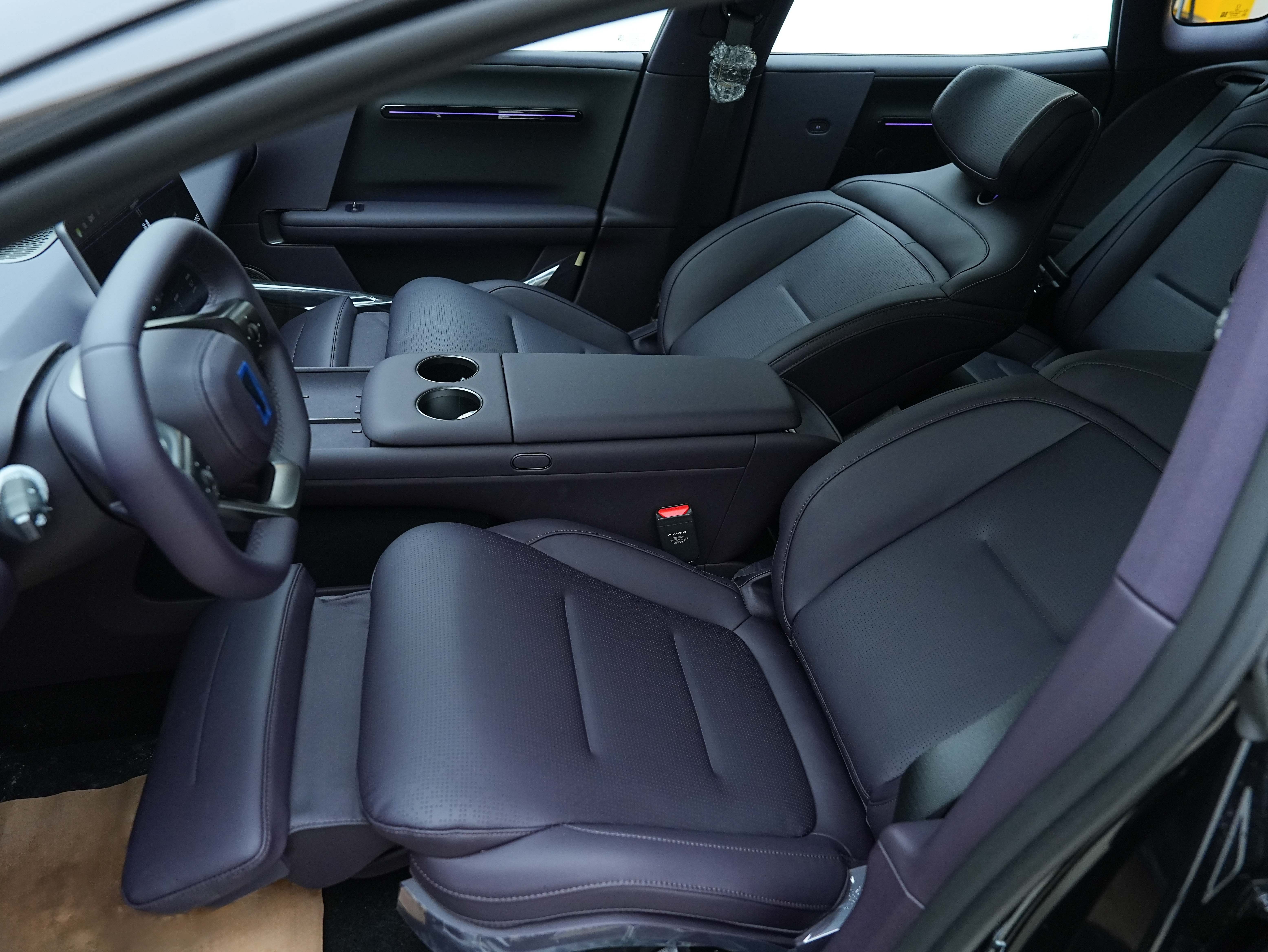 Avatr 06 2026 car image #18